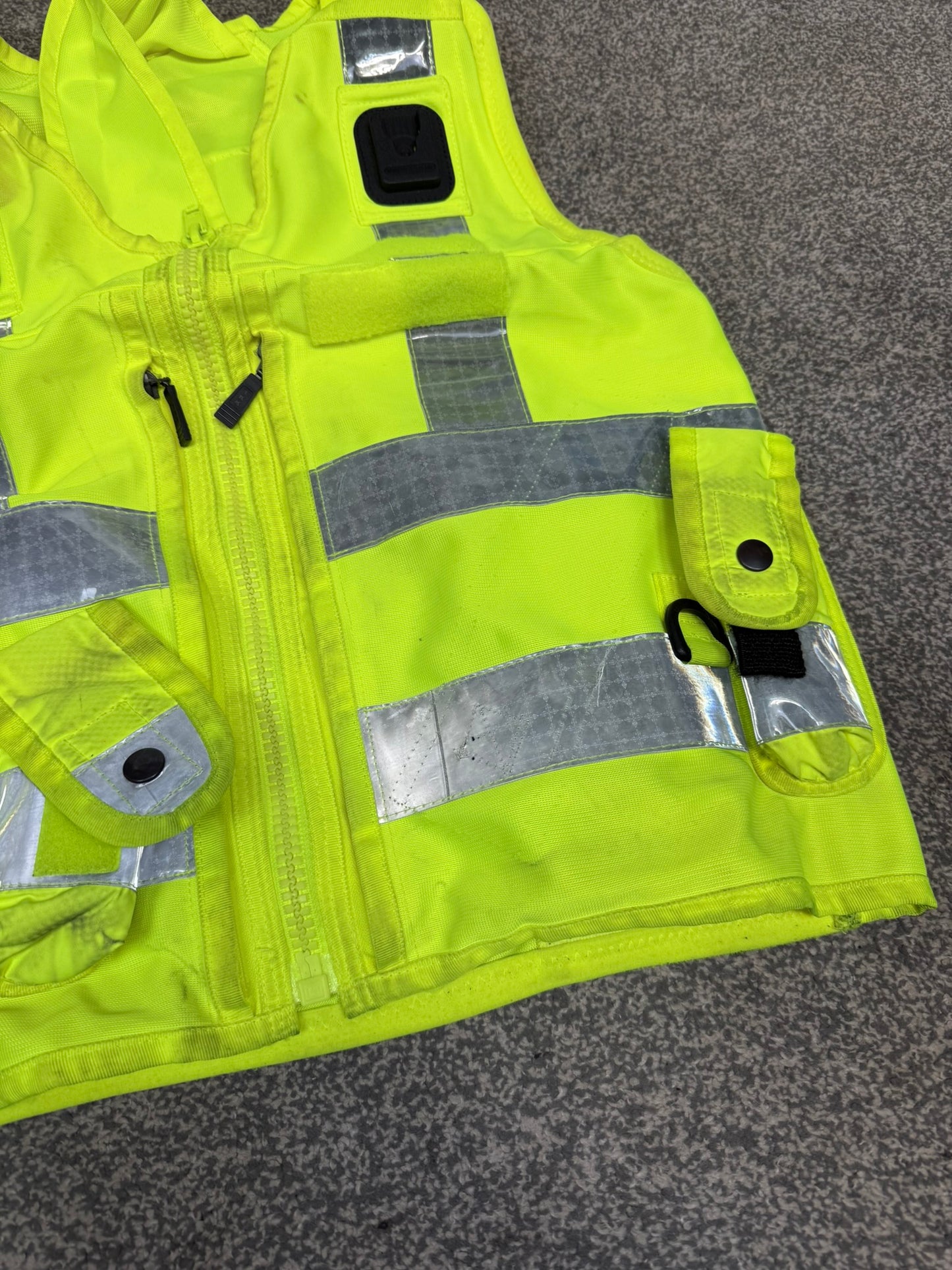 Ex Police Hi Vis Equipment Tac Vest Utility Vest & Pouches Model 774 Patrol SIA Security Grd B