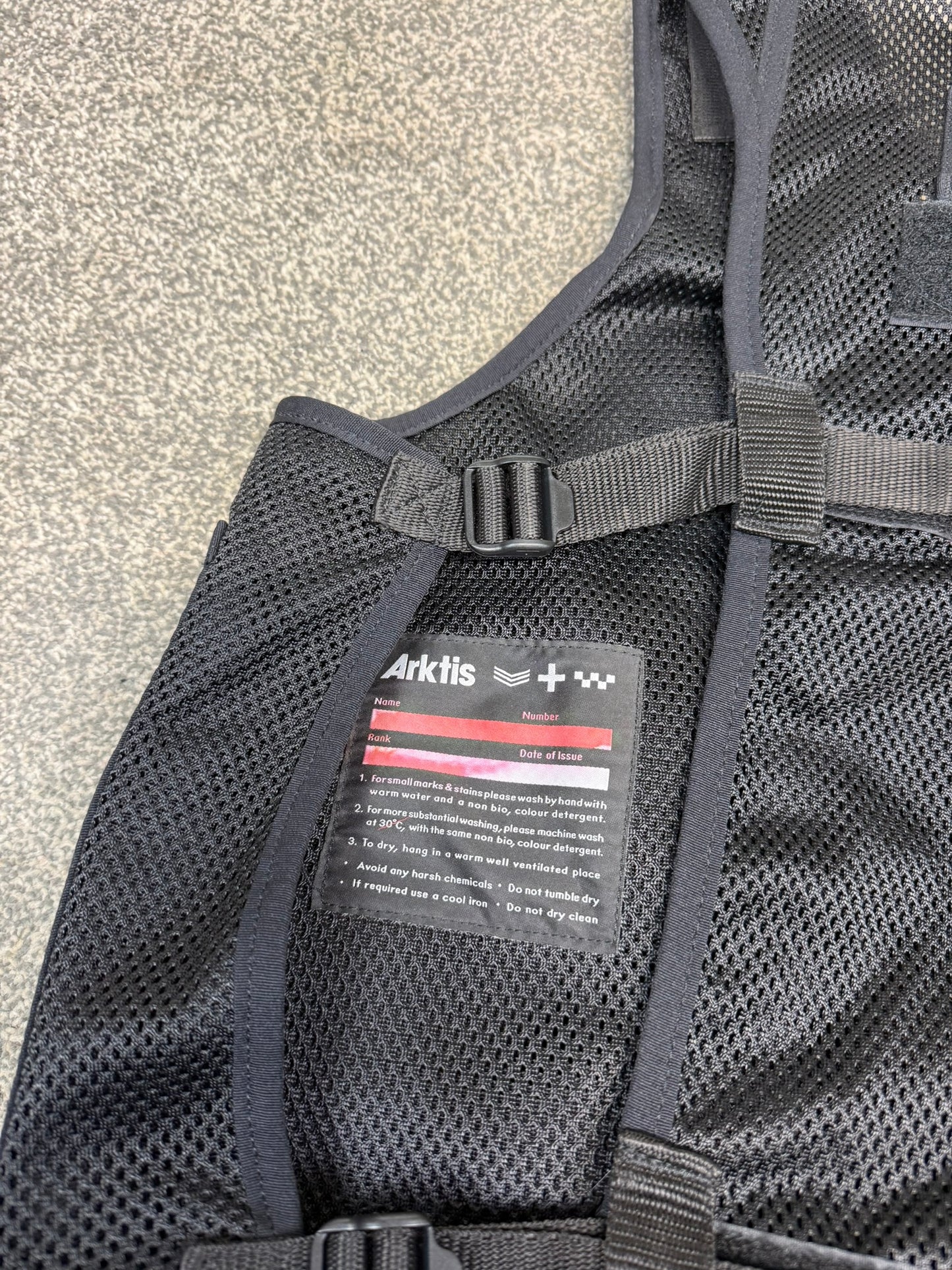 Ex Police Black Arktis Tactical Vest Utility Equipment Vest Security Patrol Airsoft - MEDIUM