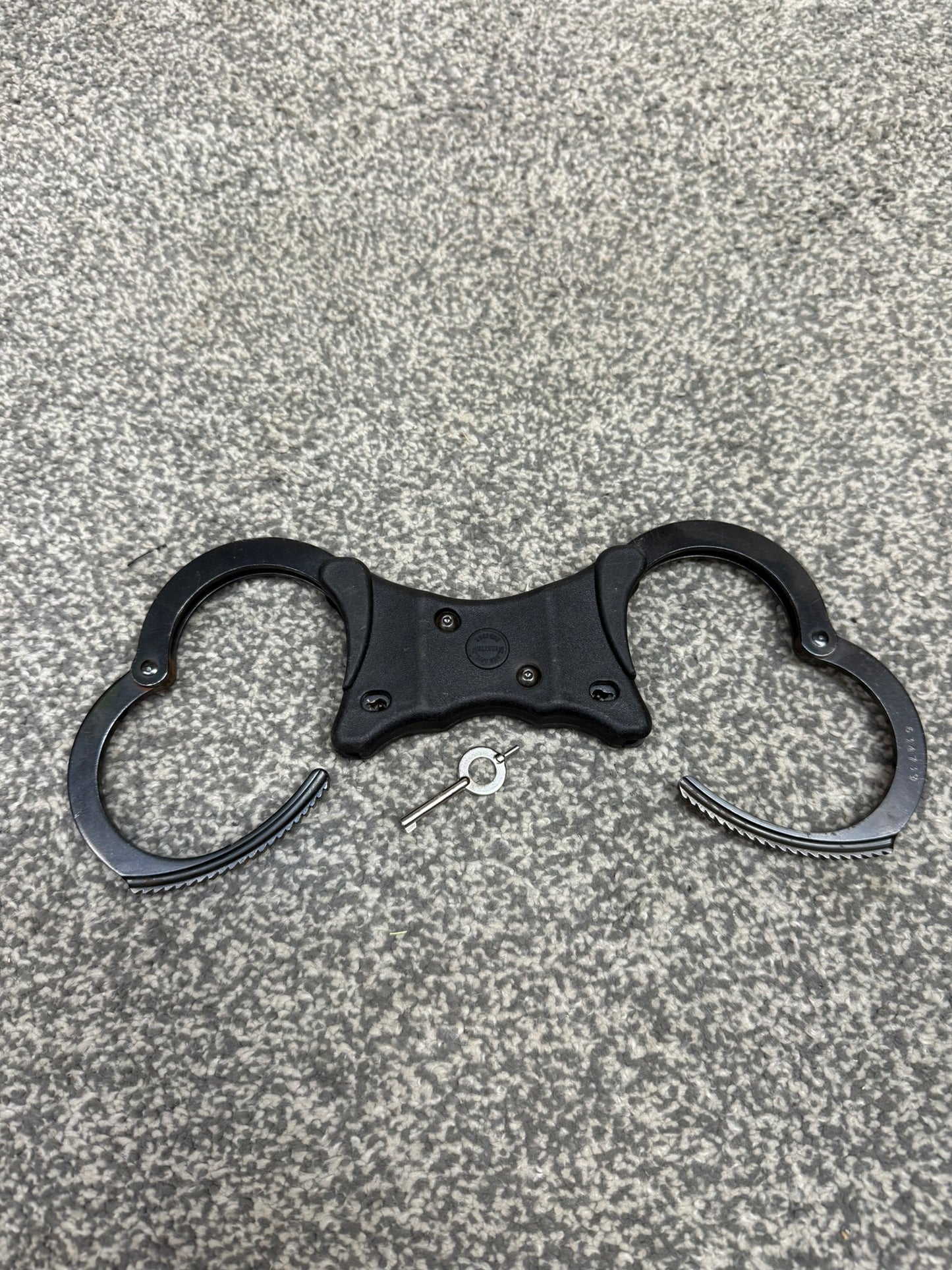 Ex Police Black Hiatt Rigid Handcuffs Genuine Cuff With Key Security Collectable