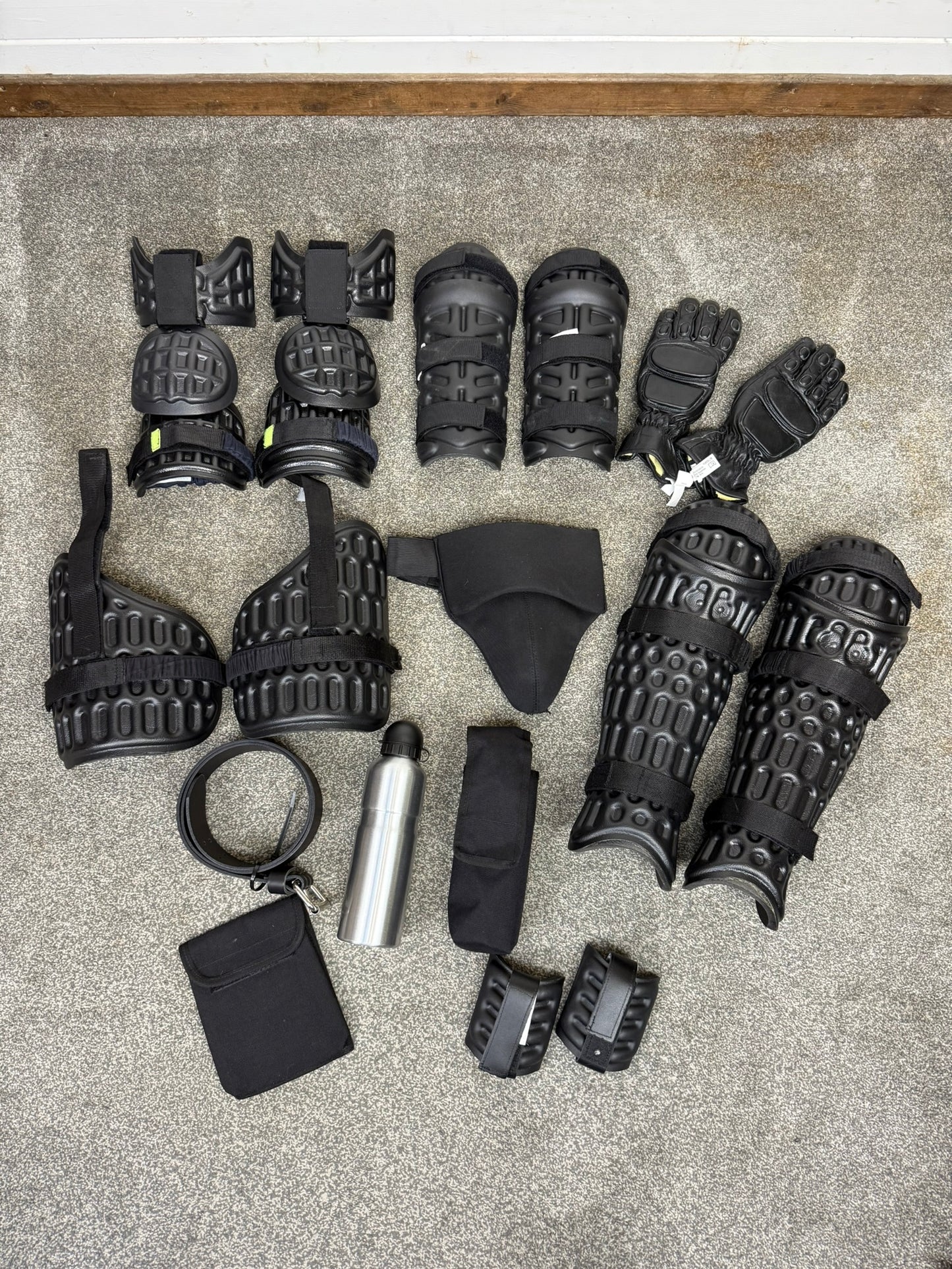Ex Police Riot Guard Set Gloves, Belt Pouches Security Dog Handler Paintball Airsoft