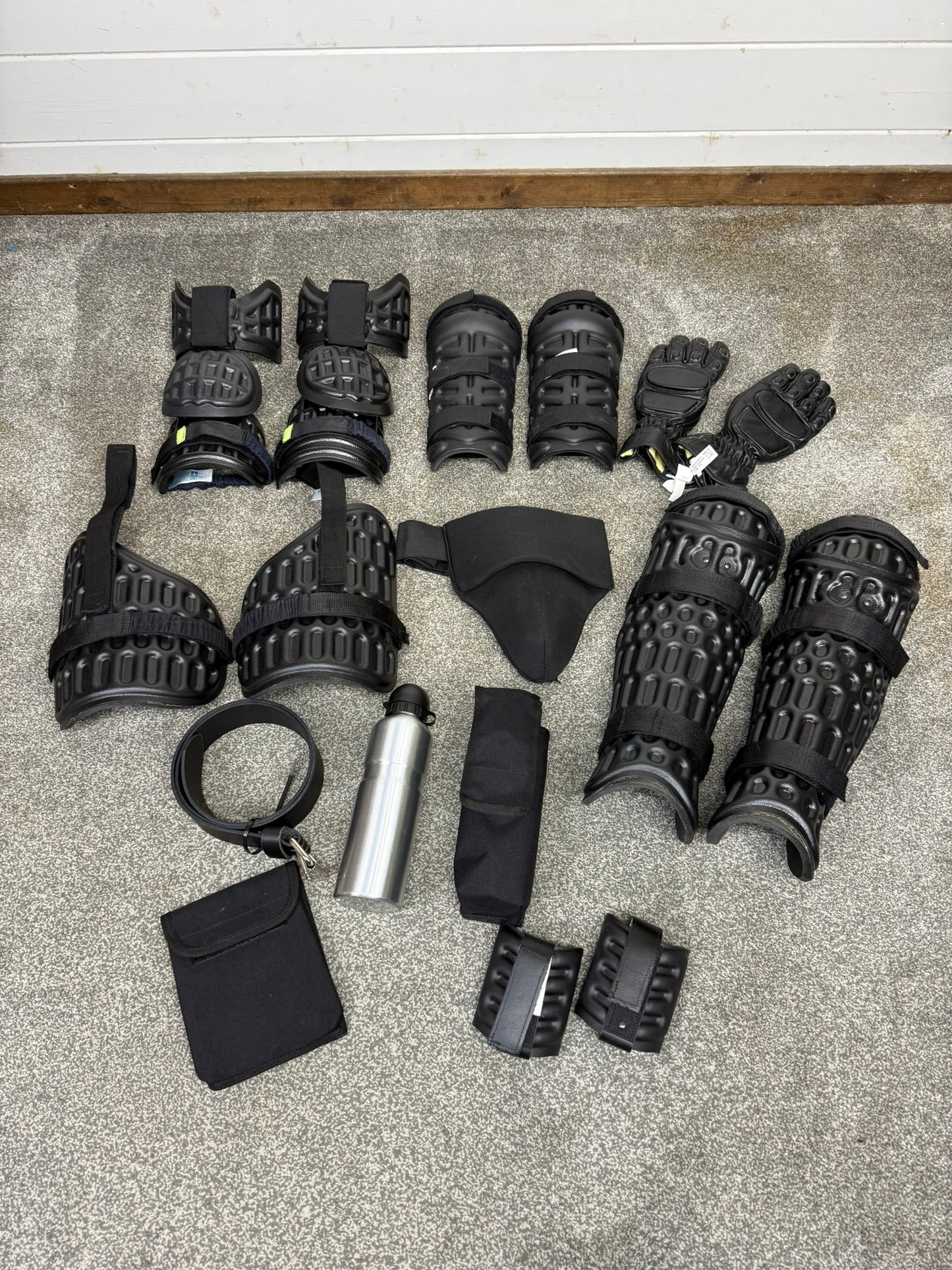 Ex Police Riot Guard Set Gloves, Belt Pouches Security Dog Handler Paintball Airsoft