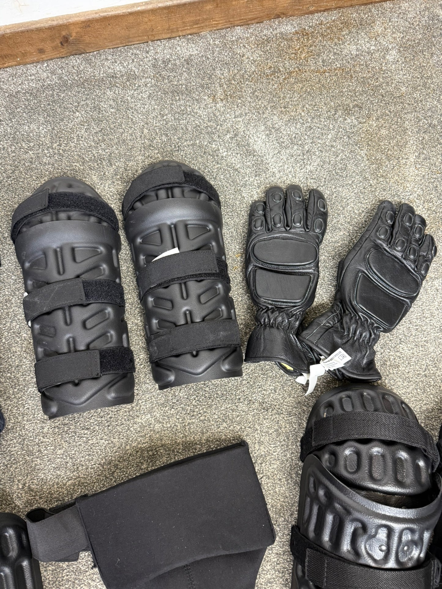 Ex Police Riot Guard Set Gloves, Belt Pouches Security Dog Handler Paintball Airsoft