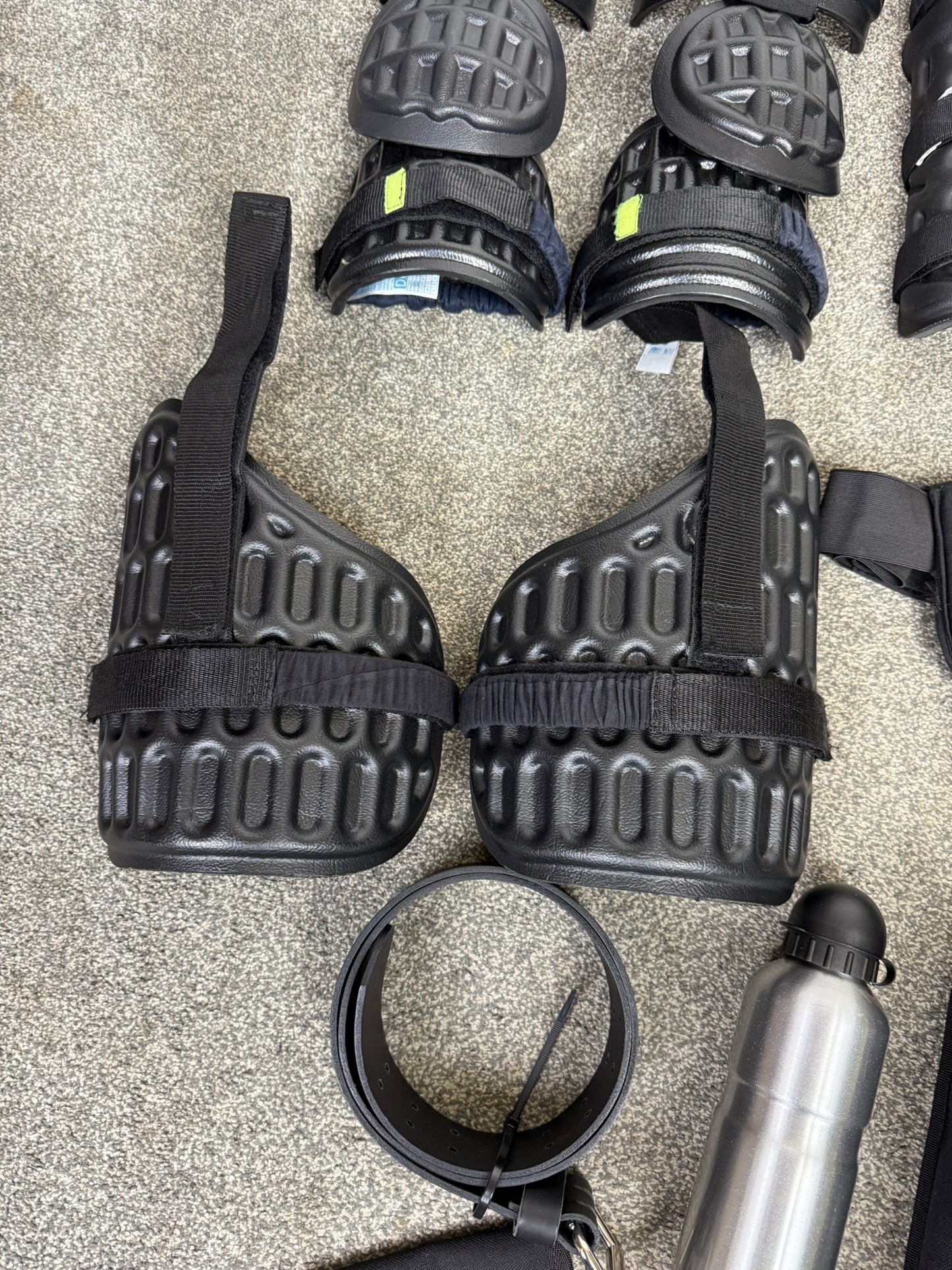 Ex Police Riot Guard Set Gloves, Belt Pouches Security Dog Handler Paintball Airsoft