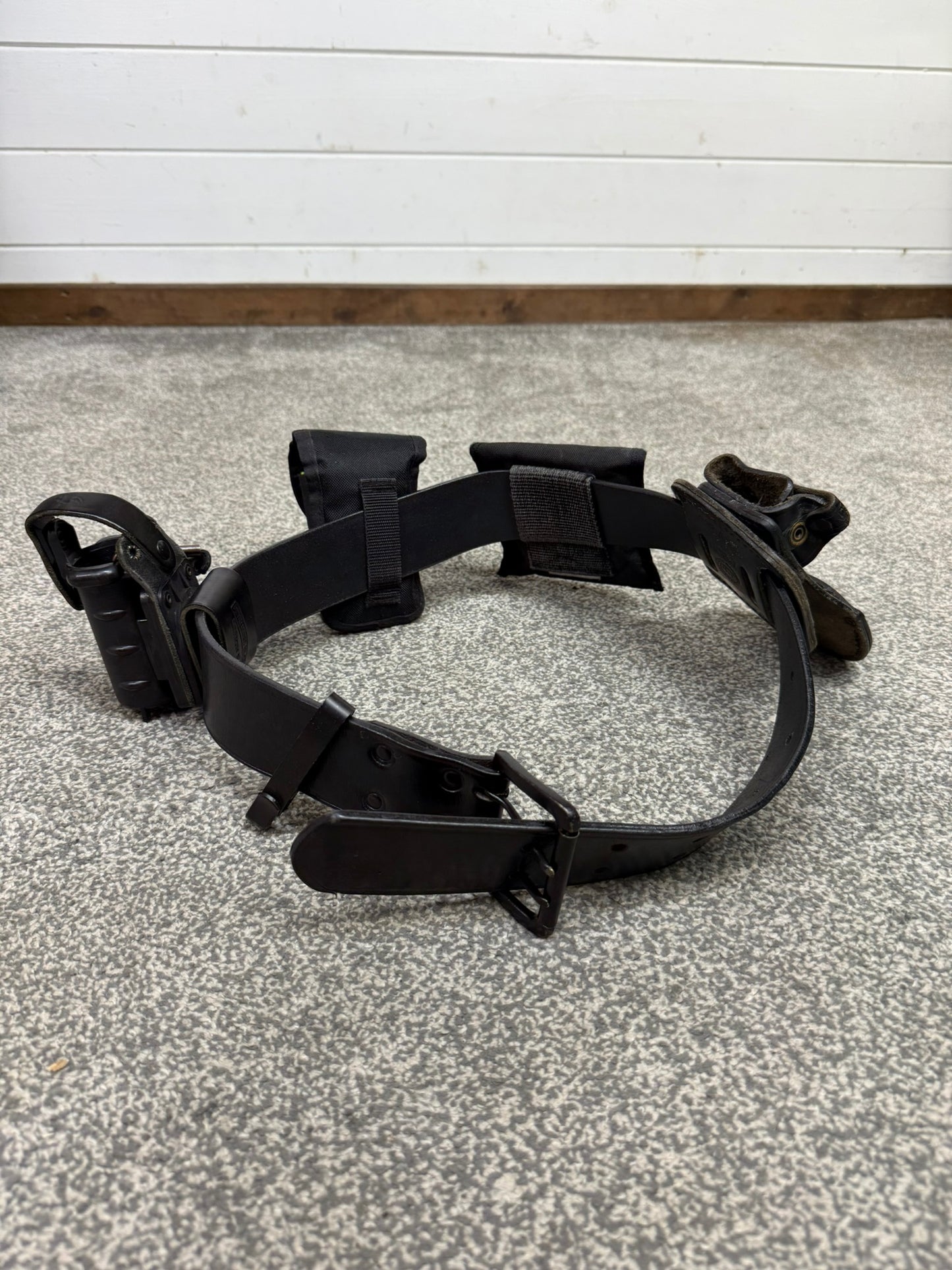 Ex Police Leather Duty Belt & Pouches SMALL Fast Strap Security Equipment Belt