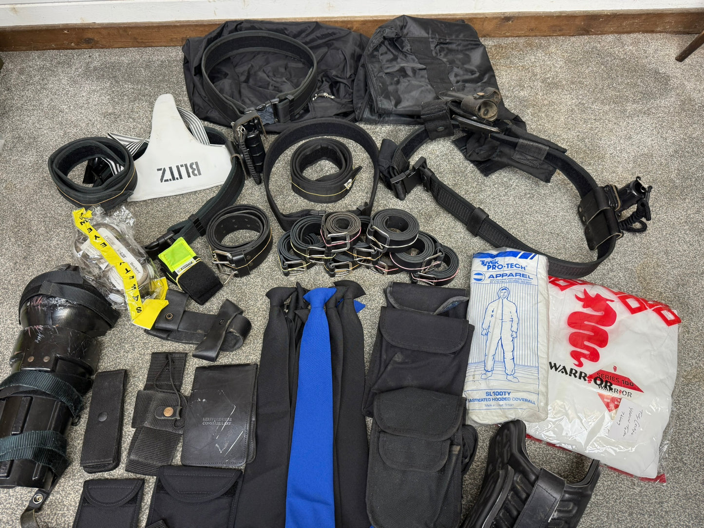 Ex Police Accessory Job Lot Belts Pouches Gloves Riot Security Bundle Lot