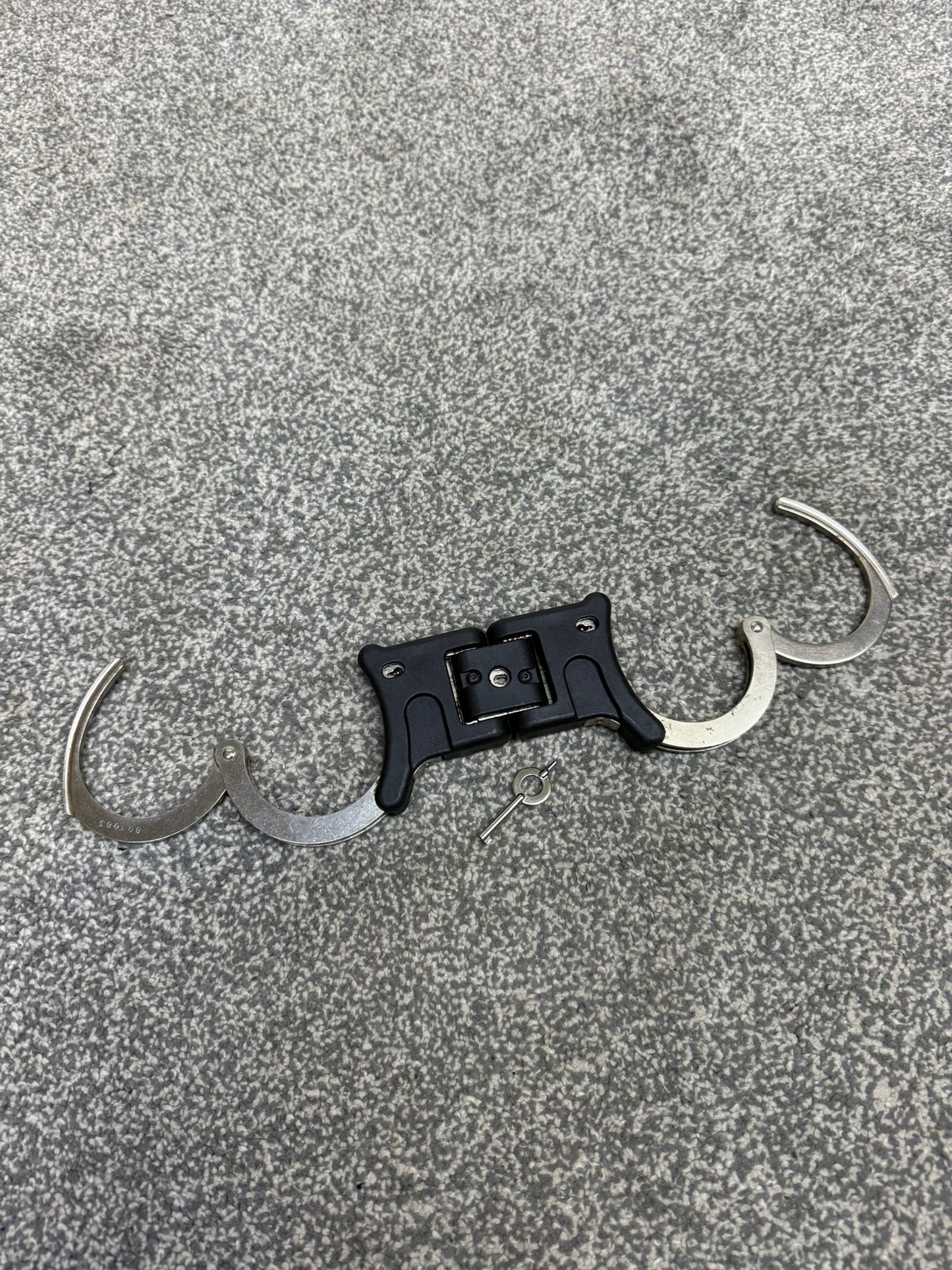 Ex Police Folding Hiatt Handcuffs Hinged Cuffs & Key Security Collectable