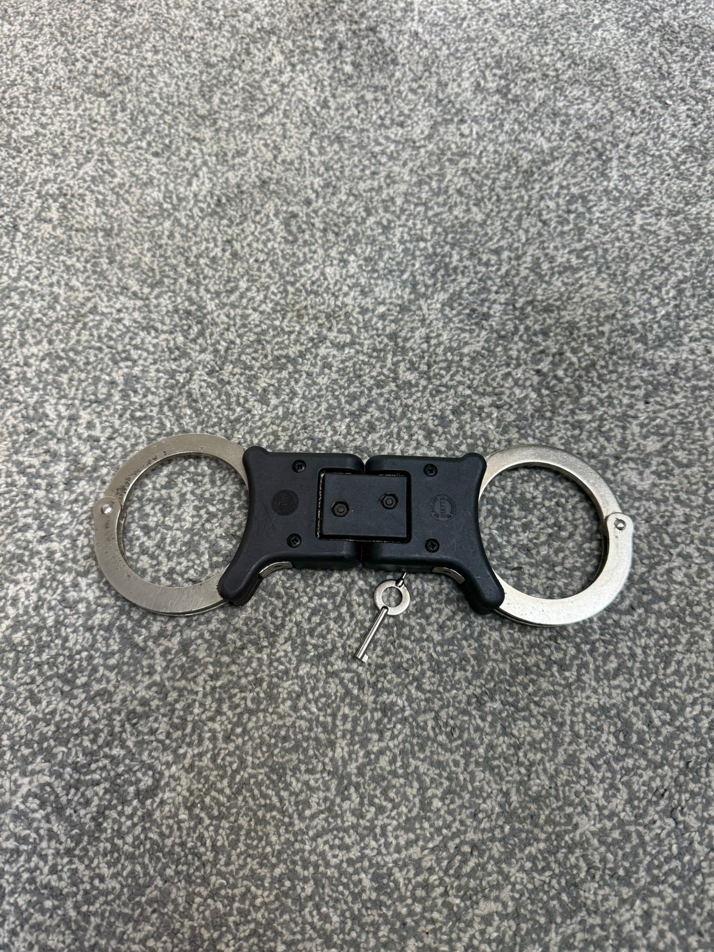 Ex Police Folding Hiatt Handcuffs Hinged Cuffs & Key Security Collectable