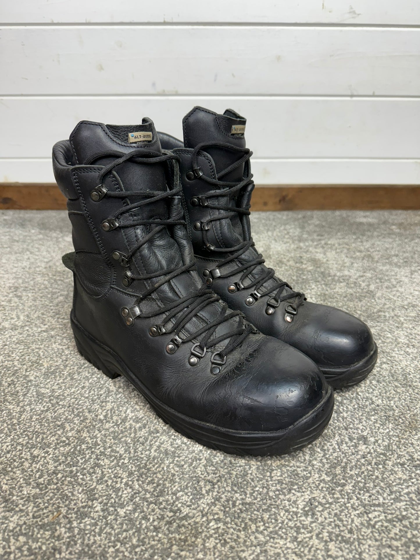 Altberg Peacekeeper P3 VS Black Leather Waterproof Combat Boots Size UK 10