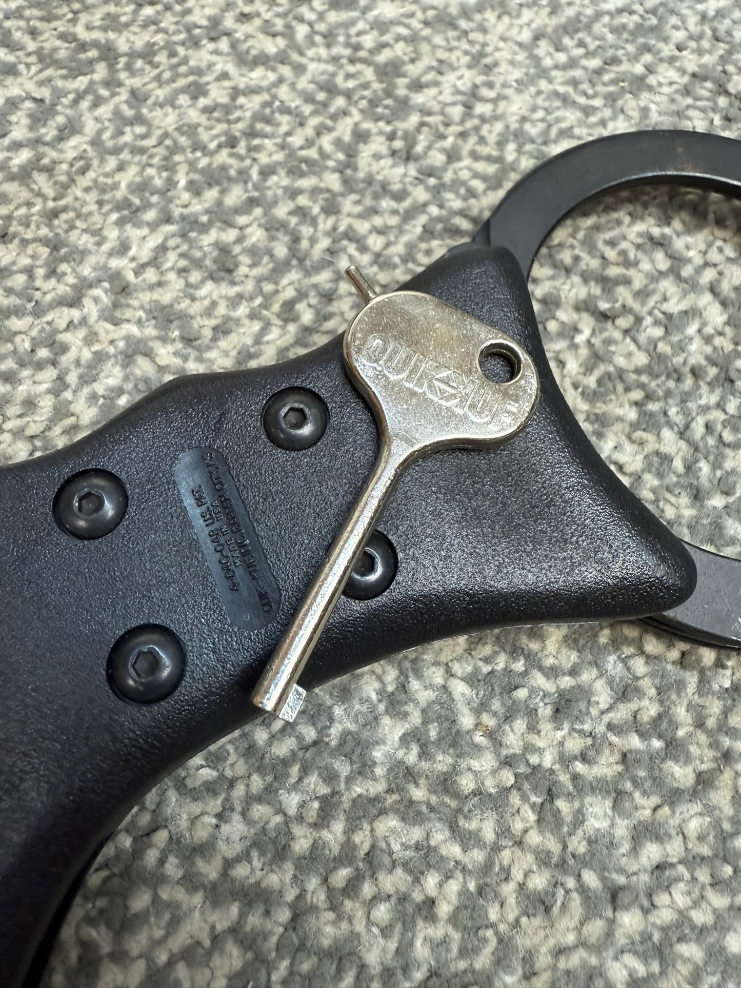 Ex Police Handcuffs Black Quik-Kuf Cuffs With Key Security Collectible Memorabilia Restraint