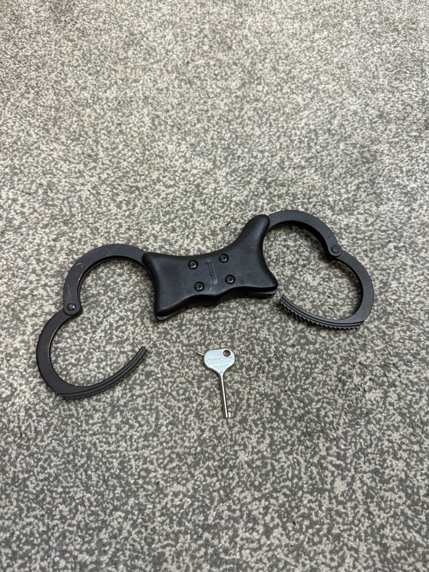 Ex Police Handcuffs Black Quik-Kuf Cuffs With Key Security Collectible Memorabilia Restraint