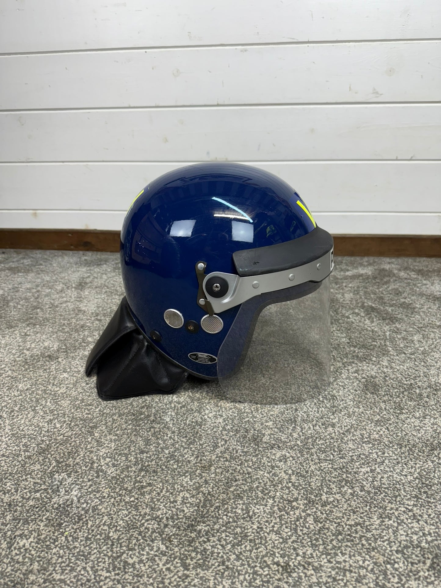 Ex Police Argus APH 05G Riot Helmet Obsolete Display Paintball 58-59cm