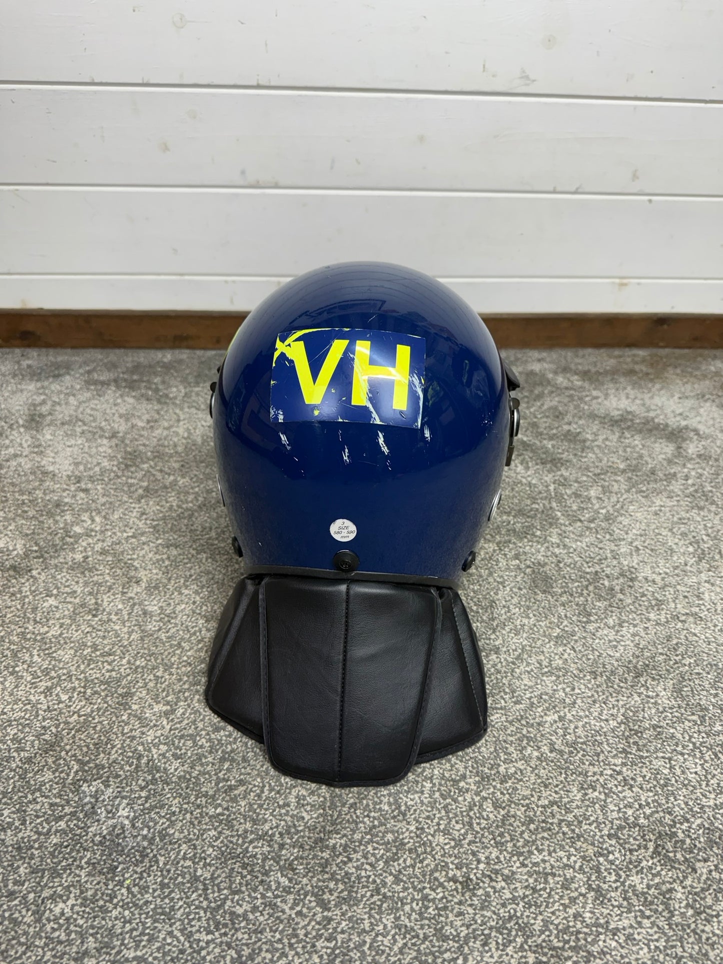 Ex Police Argus APH 05G Riot Helmet Obsolete Display Paintball 58-59cm