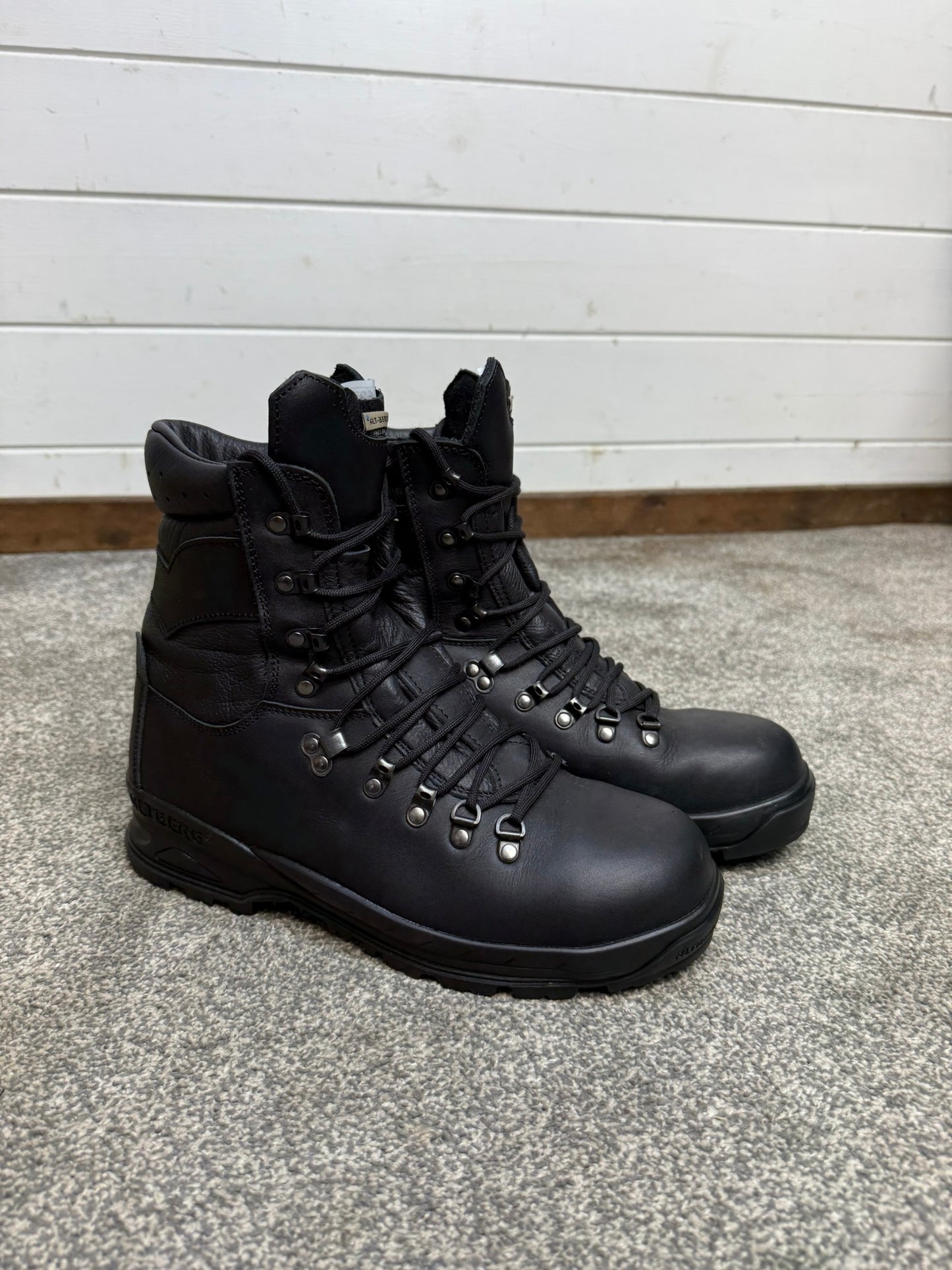 Altberg Peacekeeper P3 VS Black Leather Waterproof Combat Boots Size UK 9