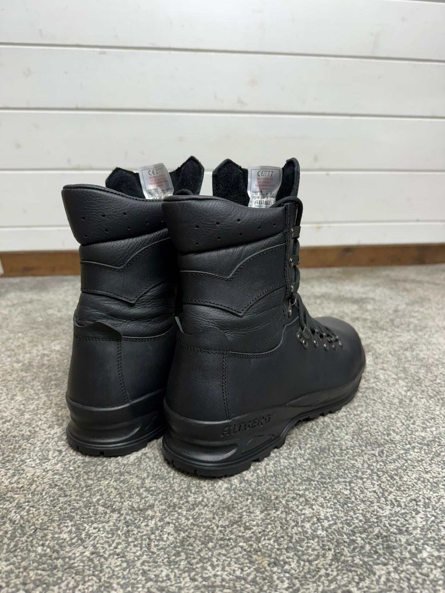 Altberg Peacekeeper P3 VS Black Leather Waterproof Combat Boots Size UK 9