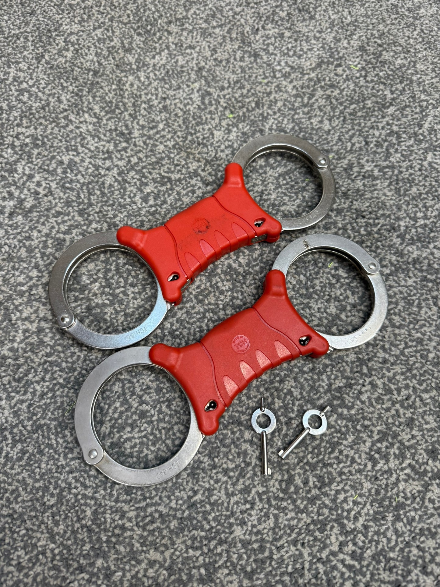 Ex Police TCH840 Red Rigid Handcuffs Cuffs & Key Security Collectable