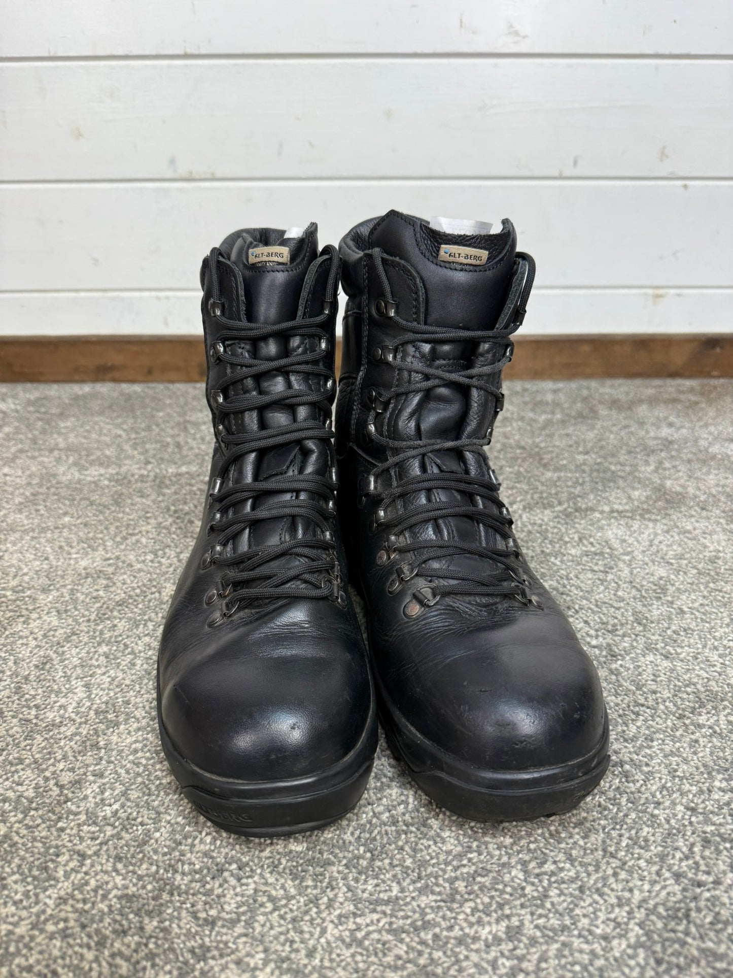 Altberg Peacekeeper P3 VS Black Leather Waterproof Combat Boots Size UK 9