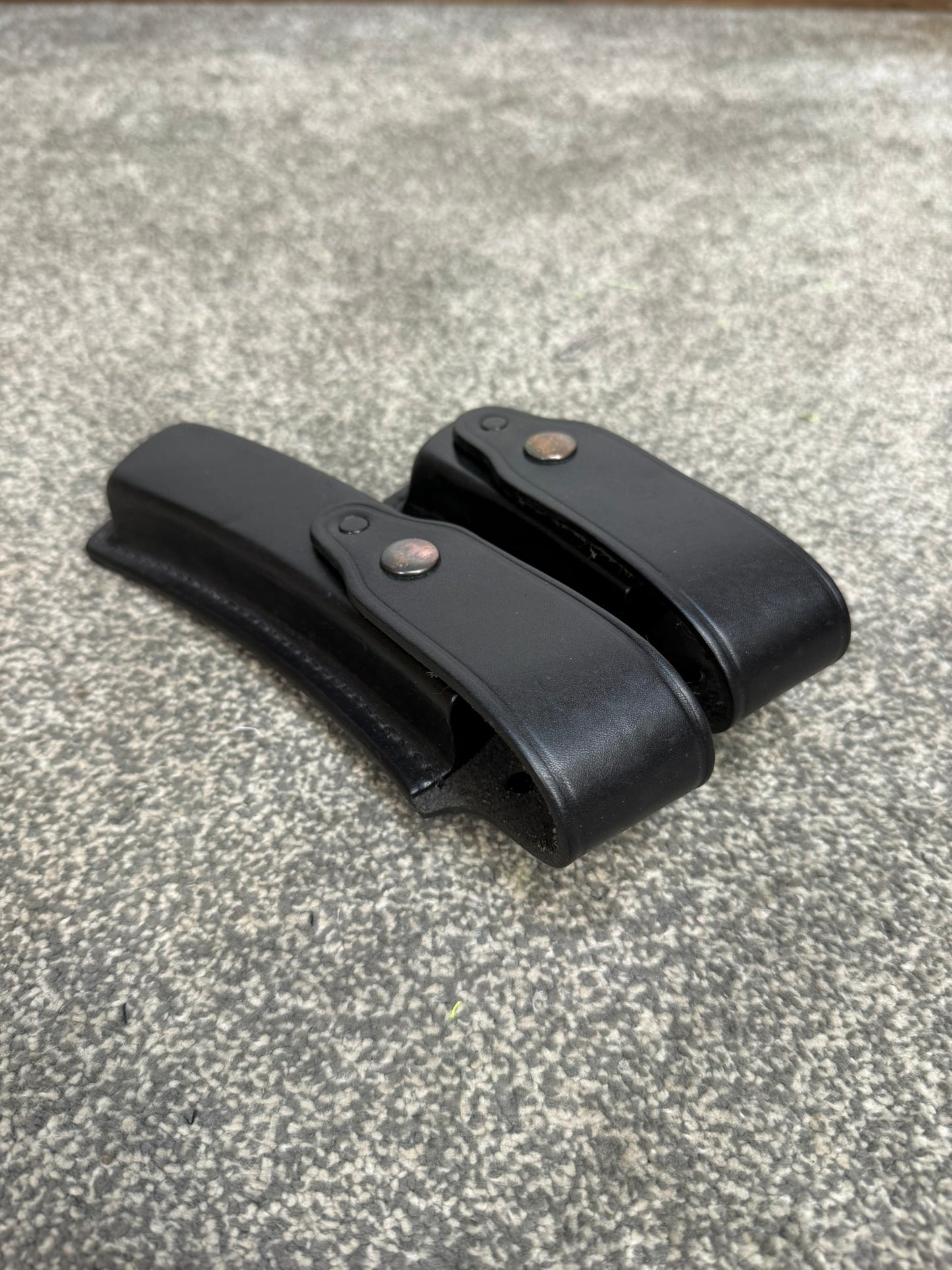 Ex Police H&K MP5 Double Mag Leather Belt Pouch Airsoft Display