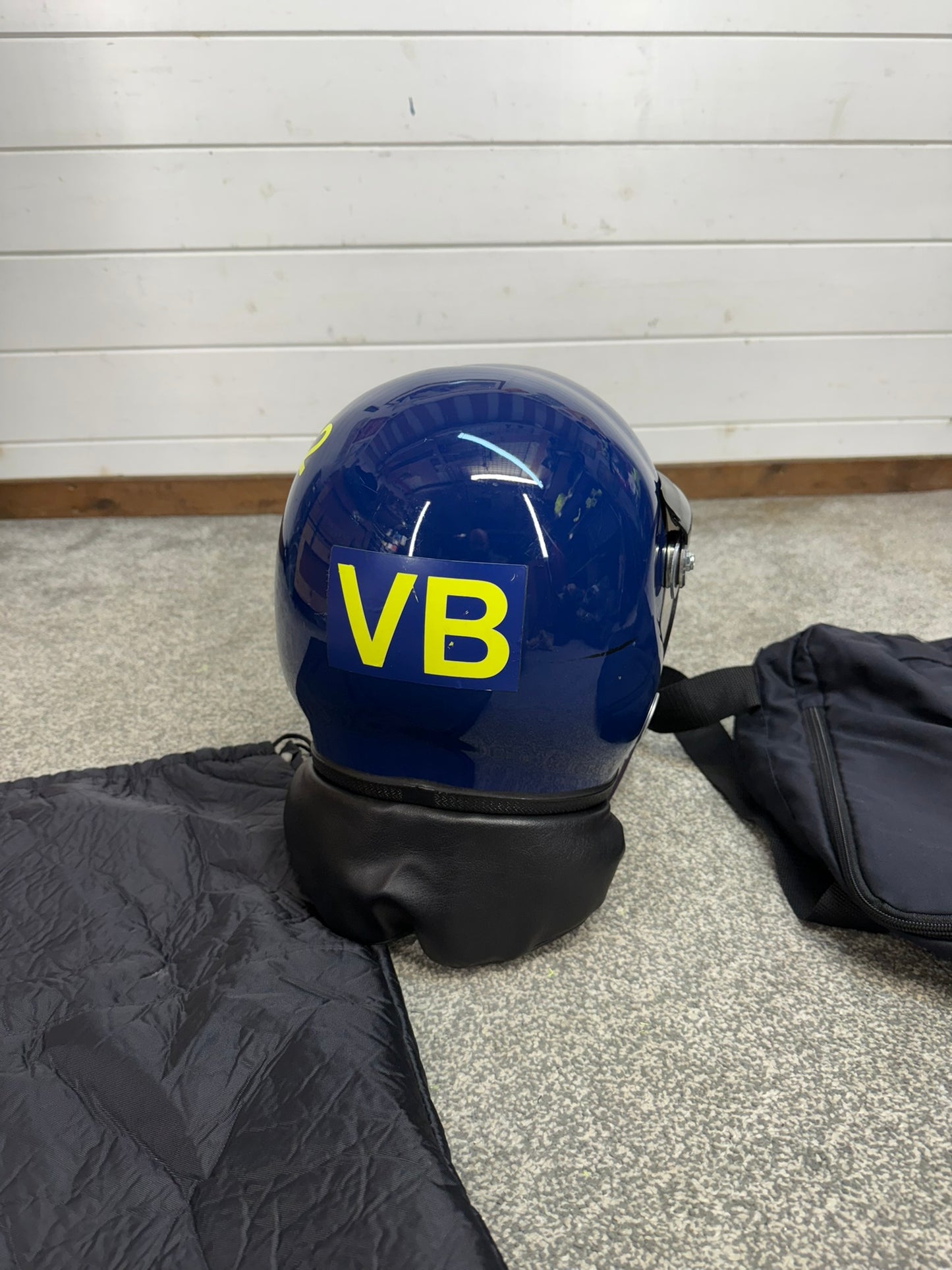 Ex Police Riot Helmet Guardian Mk3 64cm Fleece Bag & Carry Bag Genuine Obsolete Collectable