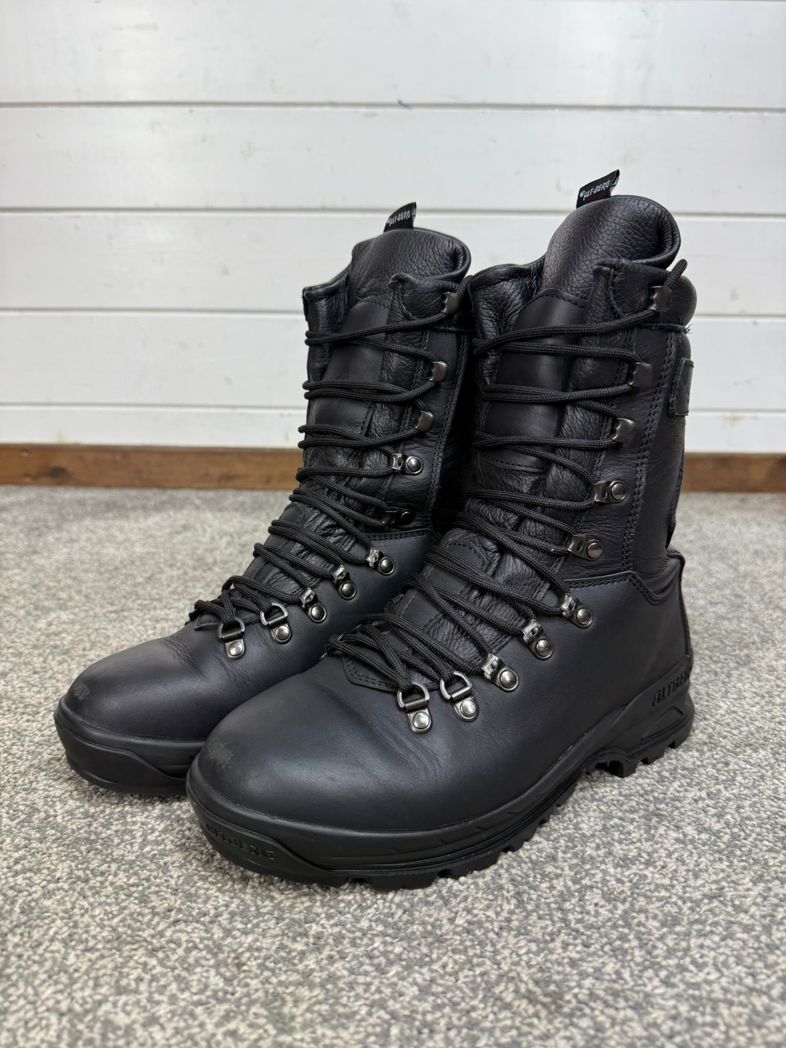 Altberg Field Fell Black Leather Waterproof Boots VGC Size UK