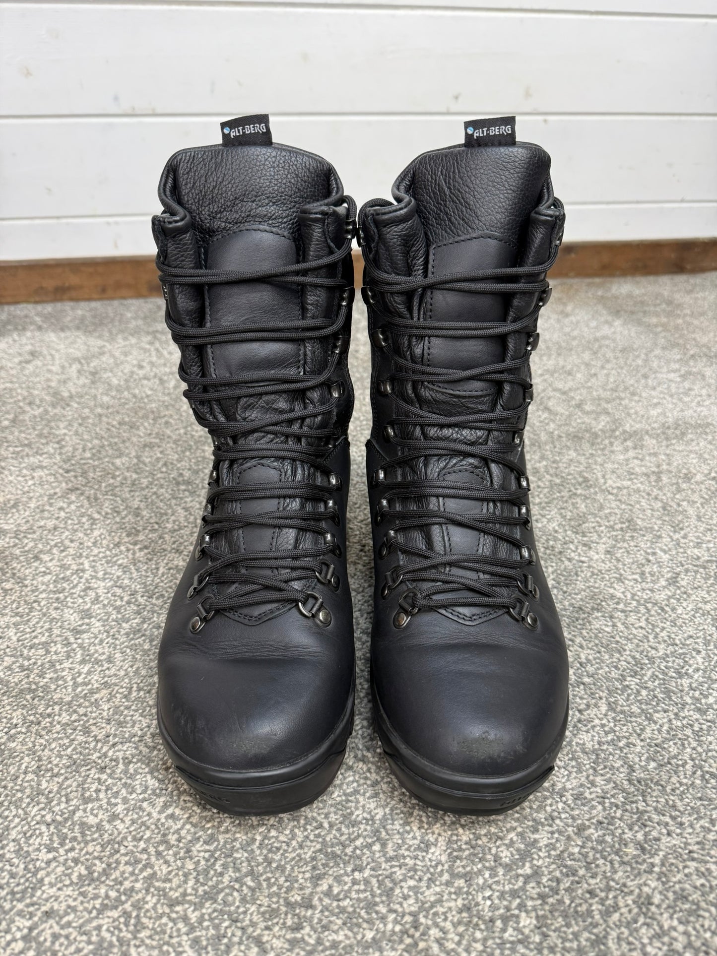 Altberg Field & Fell Black Leather Waterproof Boots VGC Size UK 7.5 Ex Police