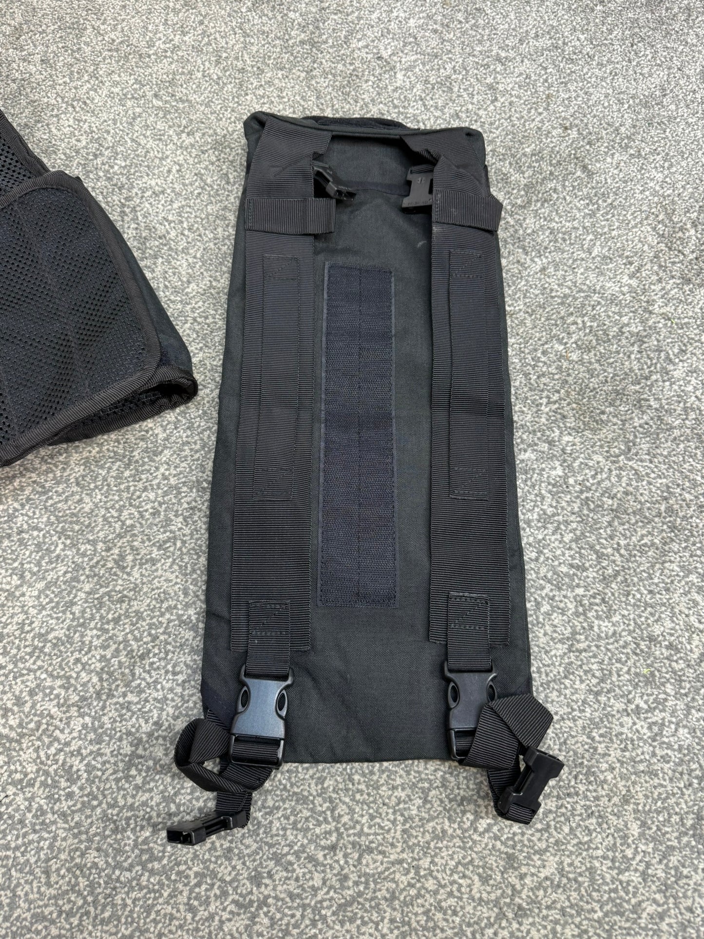 Ex Police Black Remploy Frontline CBRN Hydration Vest Camelbak Pouch Security