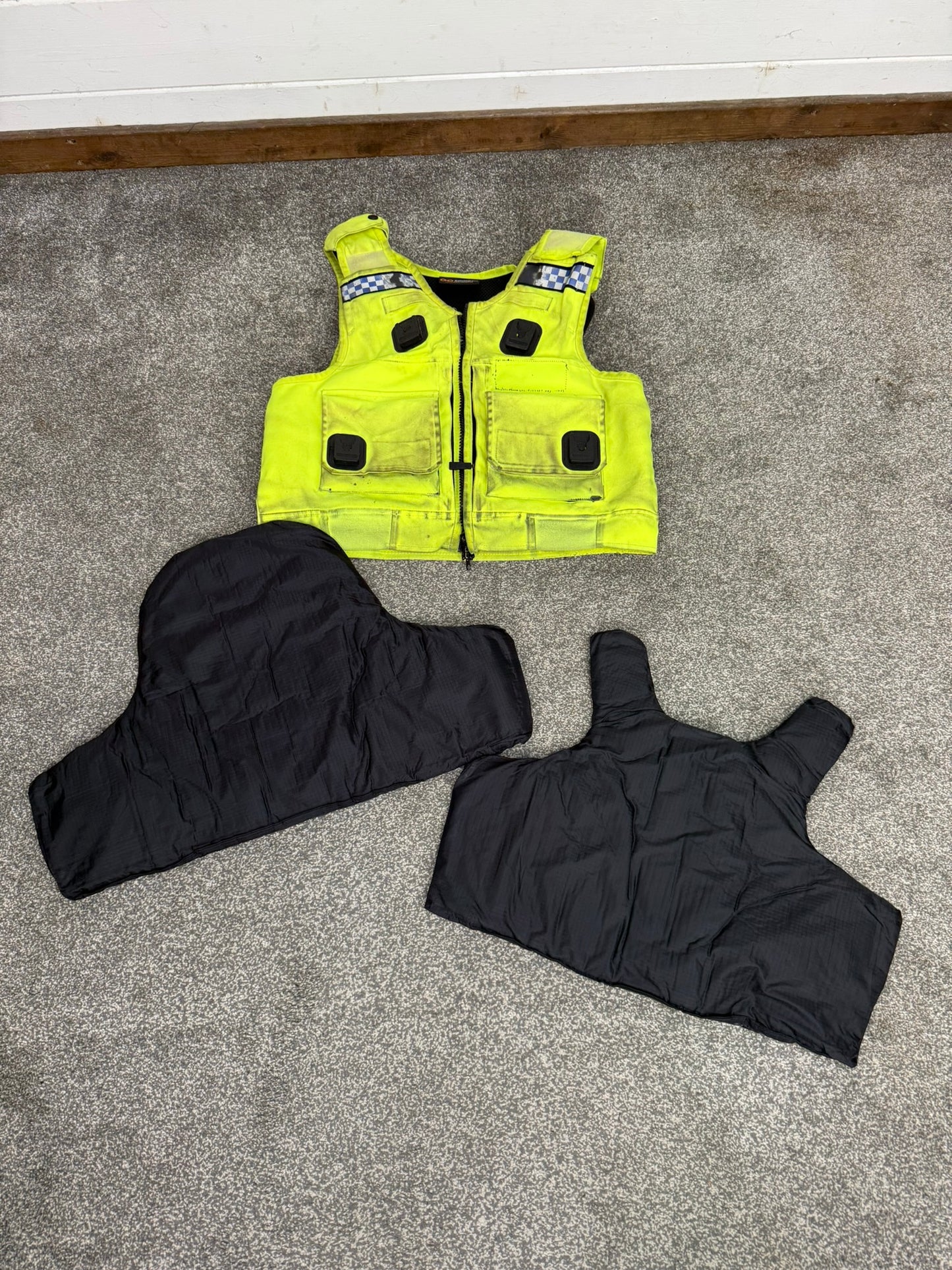 Ex Police Cooneen Body Armour Security Vest MED - Anti Stab & Ballistic HG1A & KR1