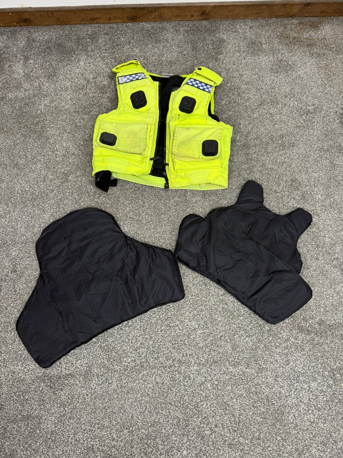 Ex Police Cooneen Body Armour Vest SMALL - Anti Stab & Ballistic HG1A & KR1