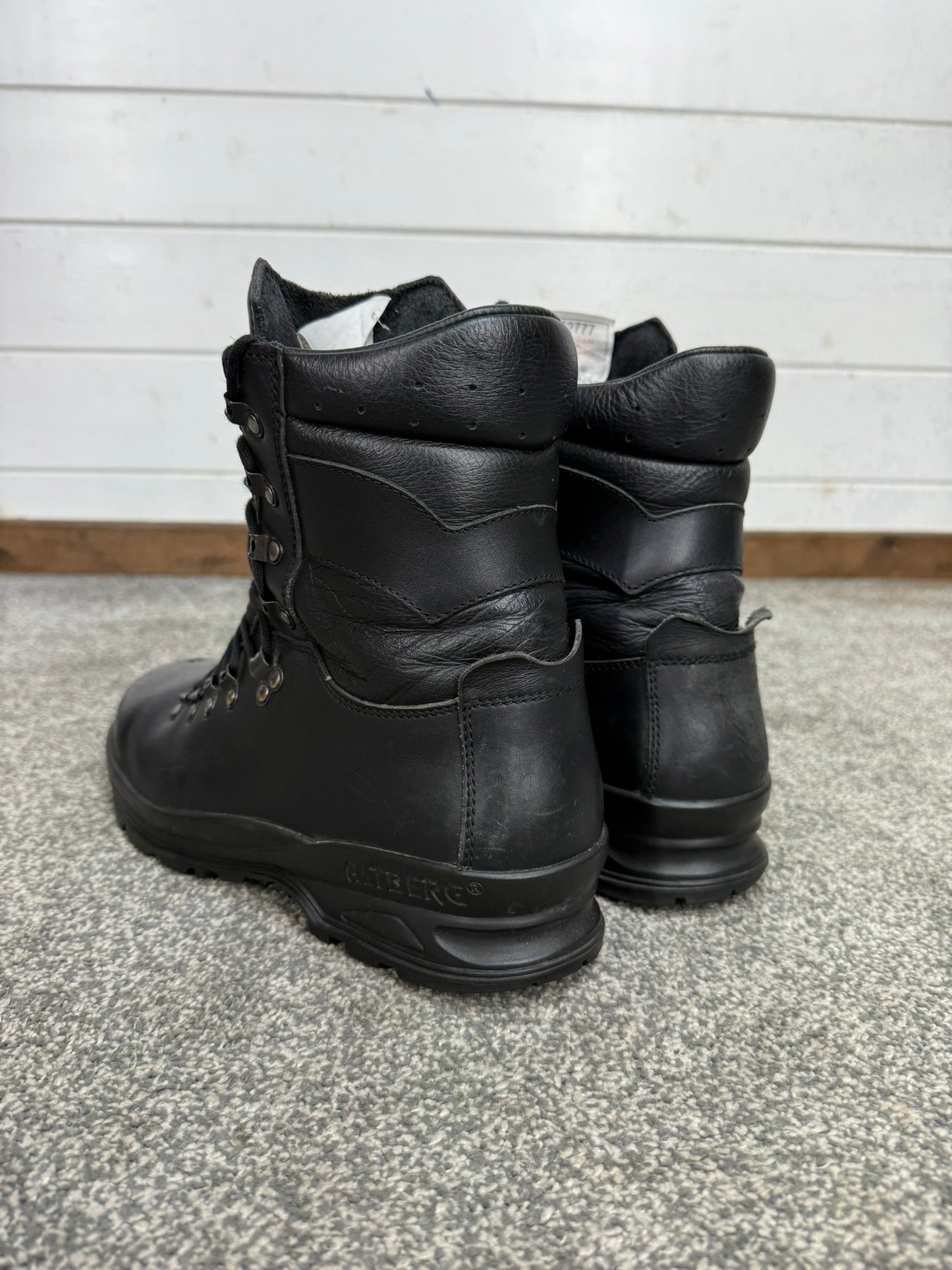 Altberg Peacekeeper P3 VS Black Leather Waterproof Combat Boots Size UK 9