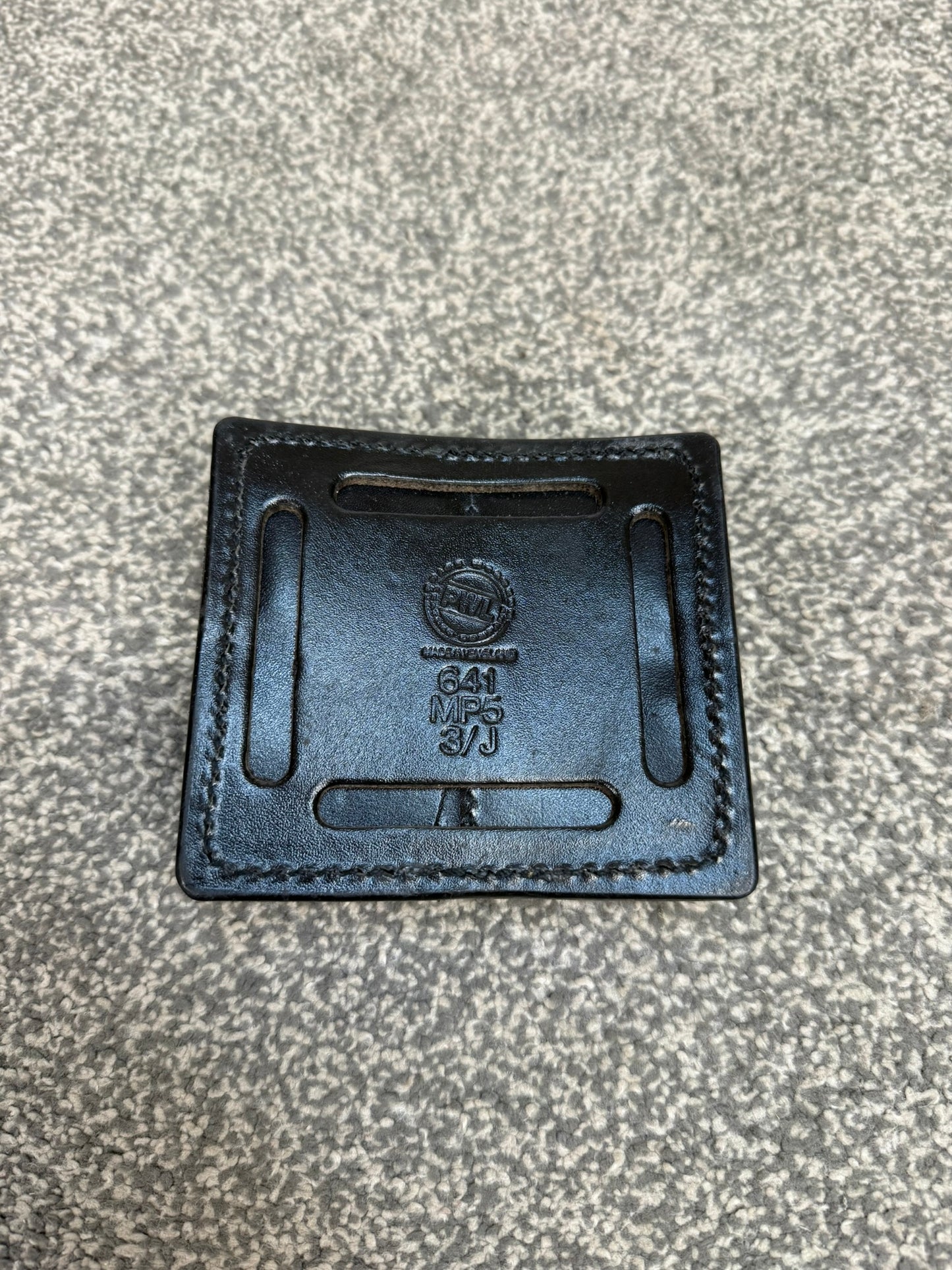 Ex Police PWL MP5 Double Mag Pouch Leather Belt Holder Airsoft Display