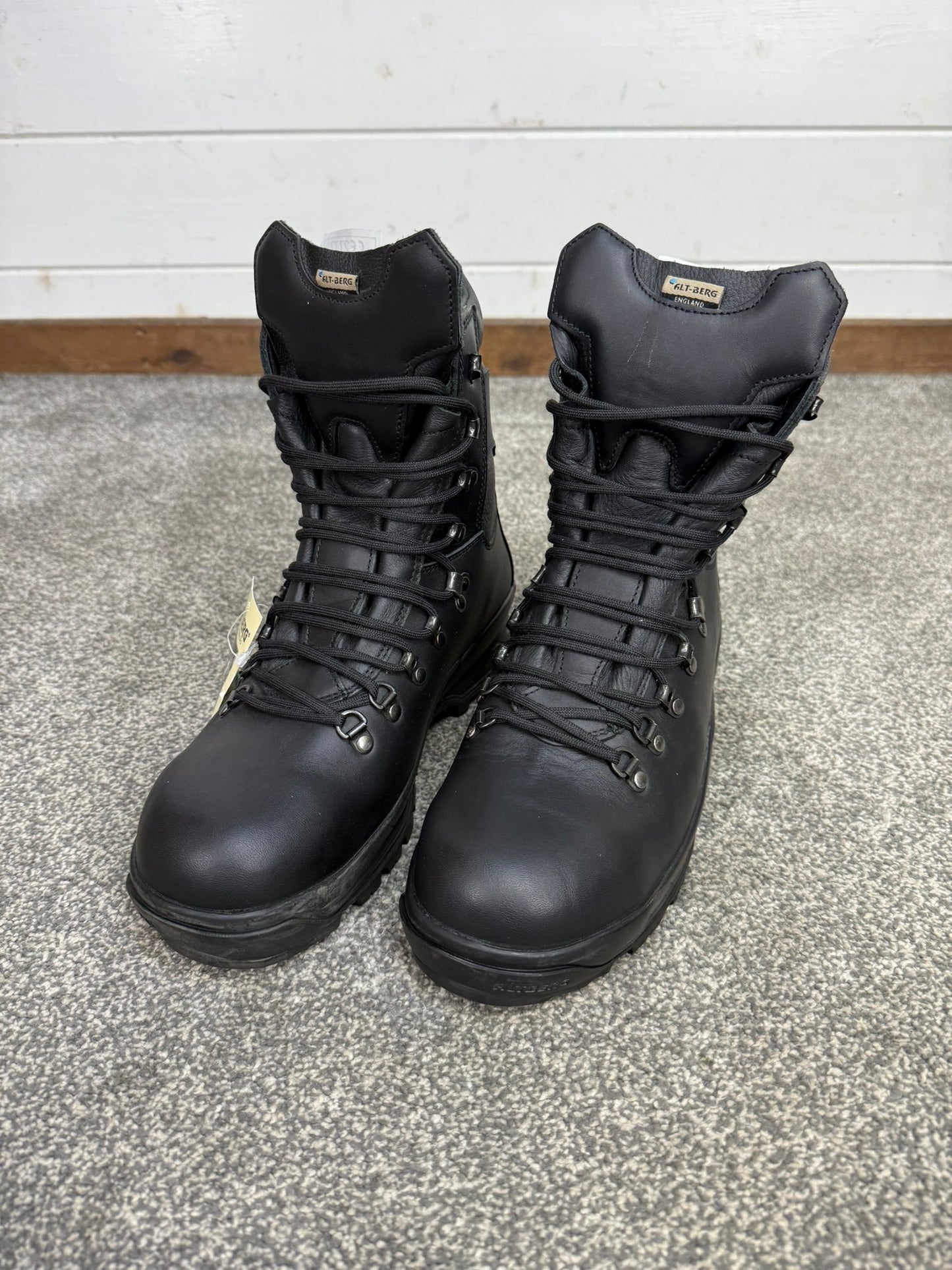 NEW Altberg Peacekeeper P3 VS Black Leather Waterproof Combat Boots Size UK 9.5