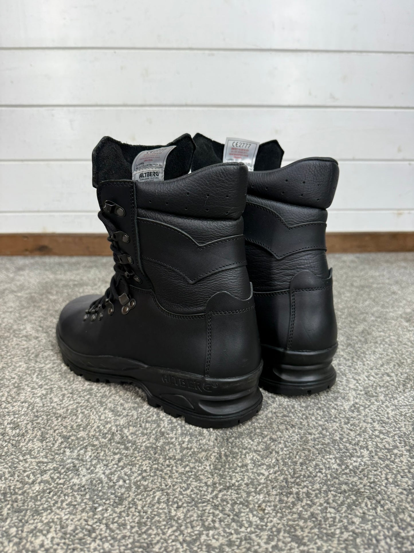 NEW Altberg Peacekeeper P3 VS Black Leather Waterproof Combat Boots Size UK 9.5