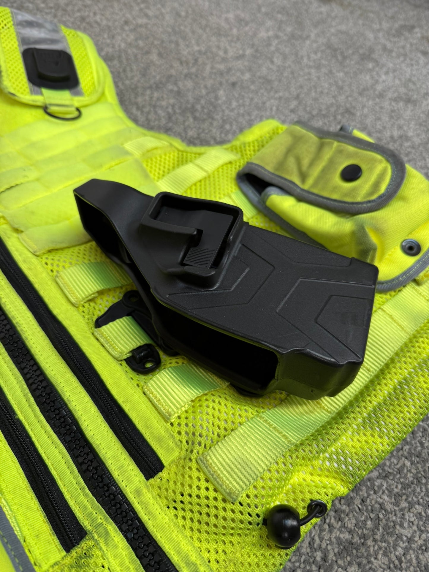 Safariland Hi-Vis MOLLE Vest With Taser X2 Holster Police Tactical Security Vest XL