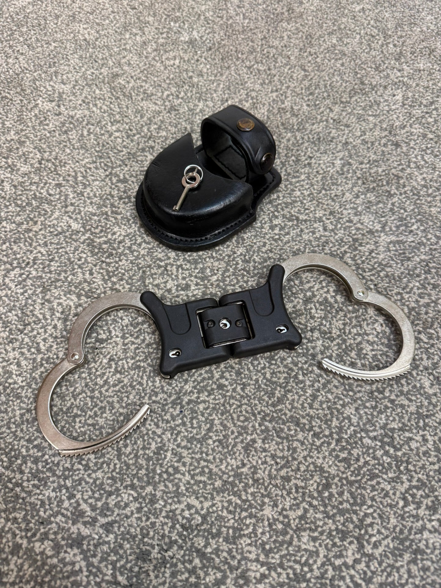 Ex Police Folding Hiatt Handcuffs Hinged Cuffs PSNI Pouch & Key Security Collectible