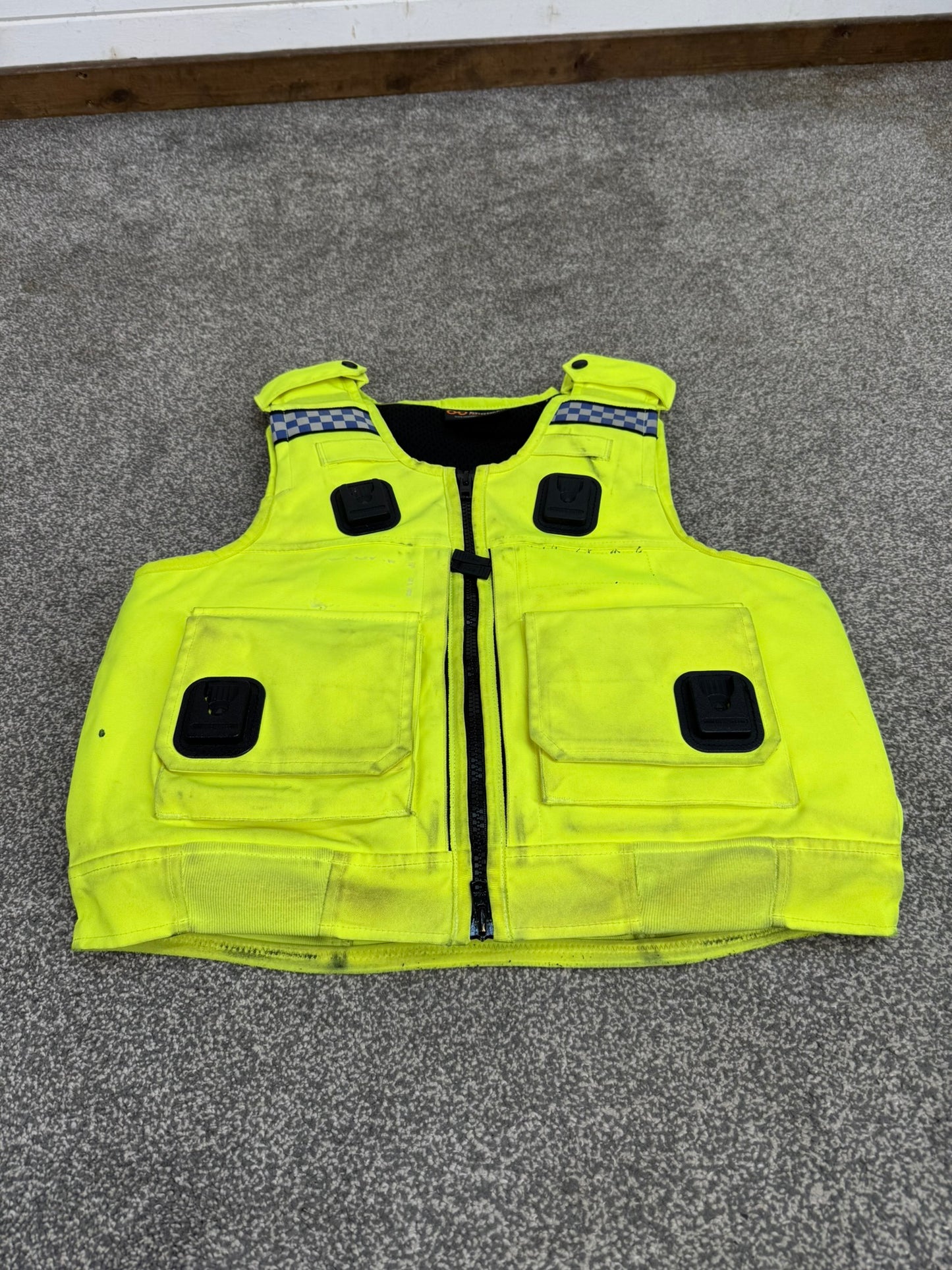 Ex Police Cooneen Body Armour Vest MEDIUM - Anti Stab & Ballistic HG1A & KR1