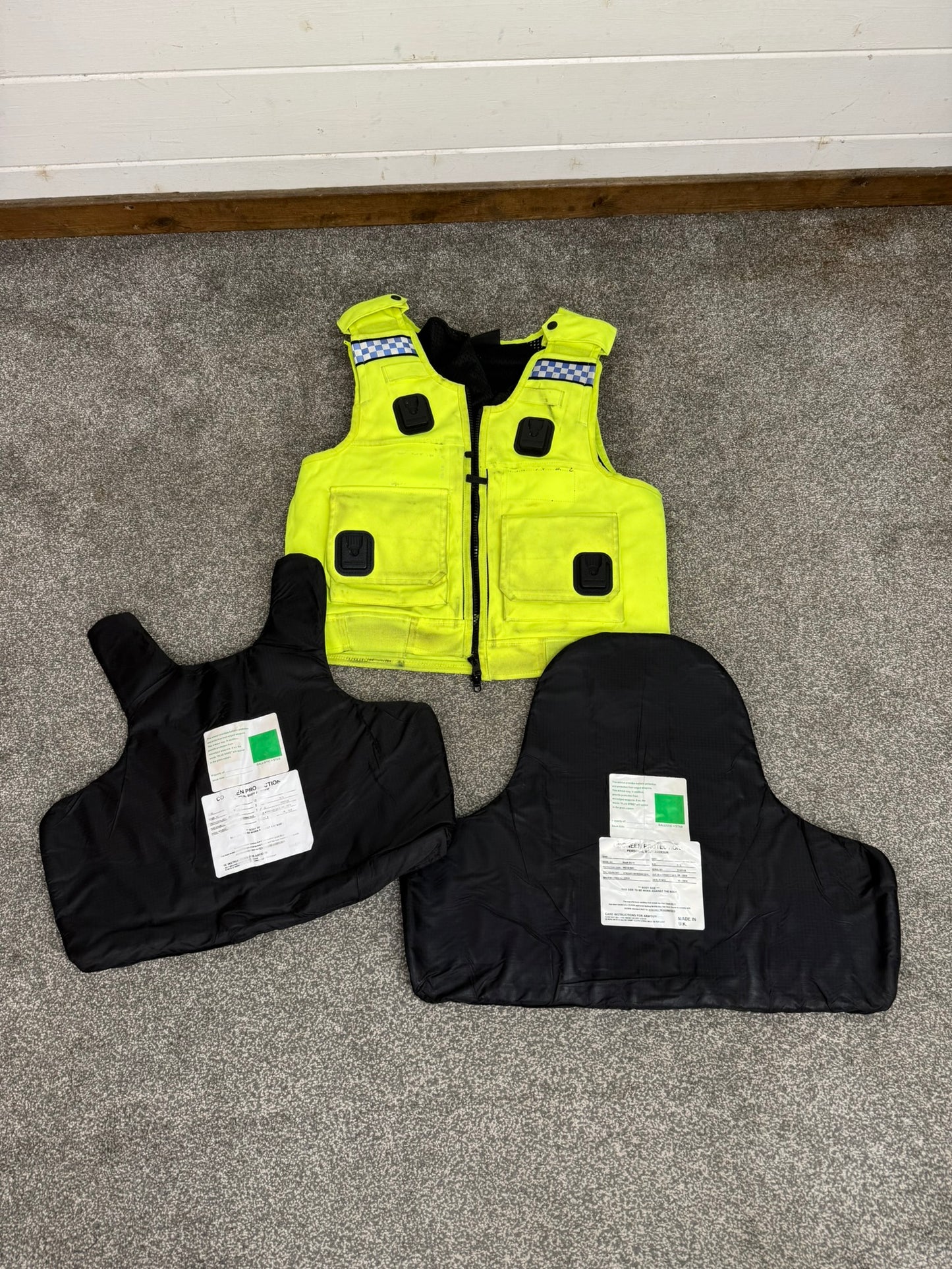 Ex Police Cooneen Body Armour Vest MEDIUM - Anti Stab & Ballistic HG1A & KR1