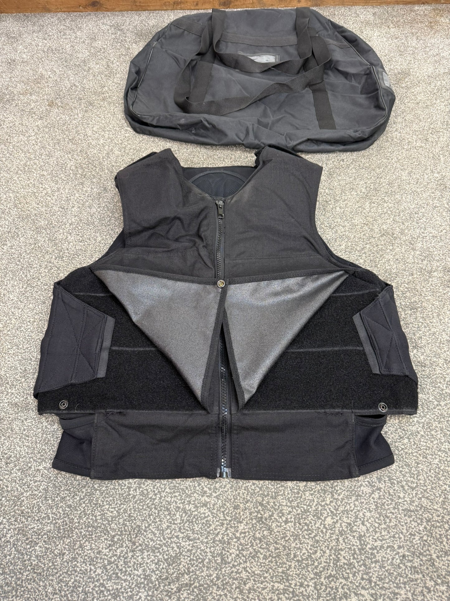 Ex Police Hauberg Body Armour Vest & Bag LRG Anti Stab Ballistic HG2 & KR2