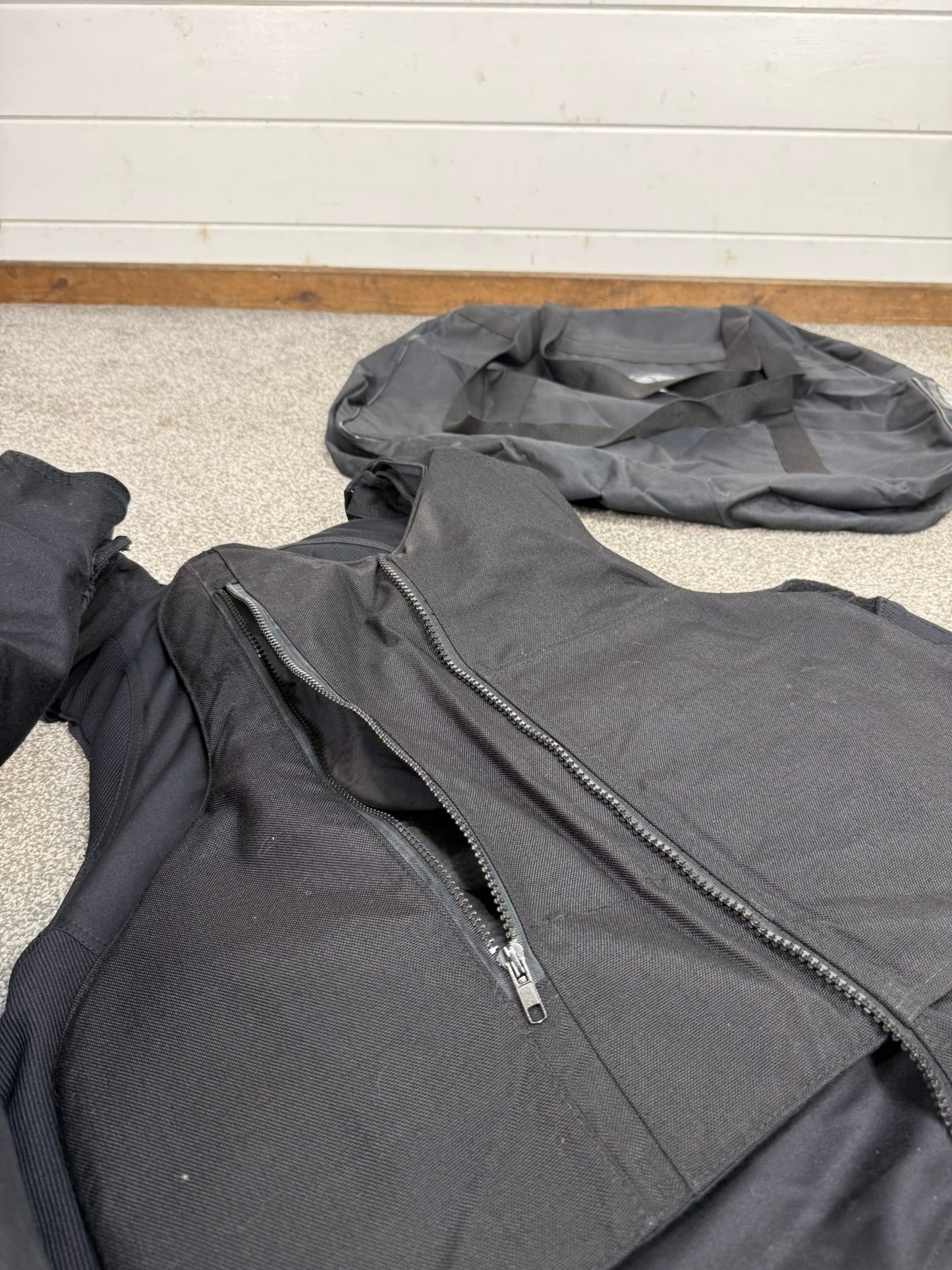 Ex Police Hauberg Body Armour Vest & Bag LRG Anti Stab Ballistic HG2 & KR2