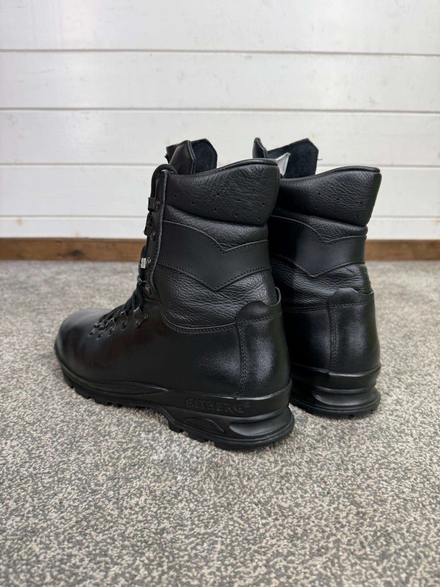 Altberg Peacekeeper P3 VS Black Leather Waterproof Combat Boots Size UK 10