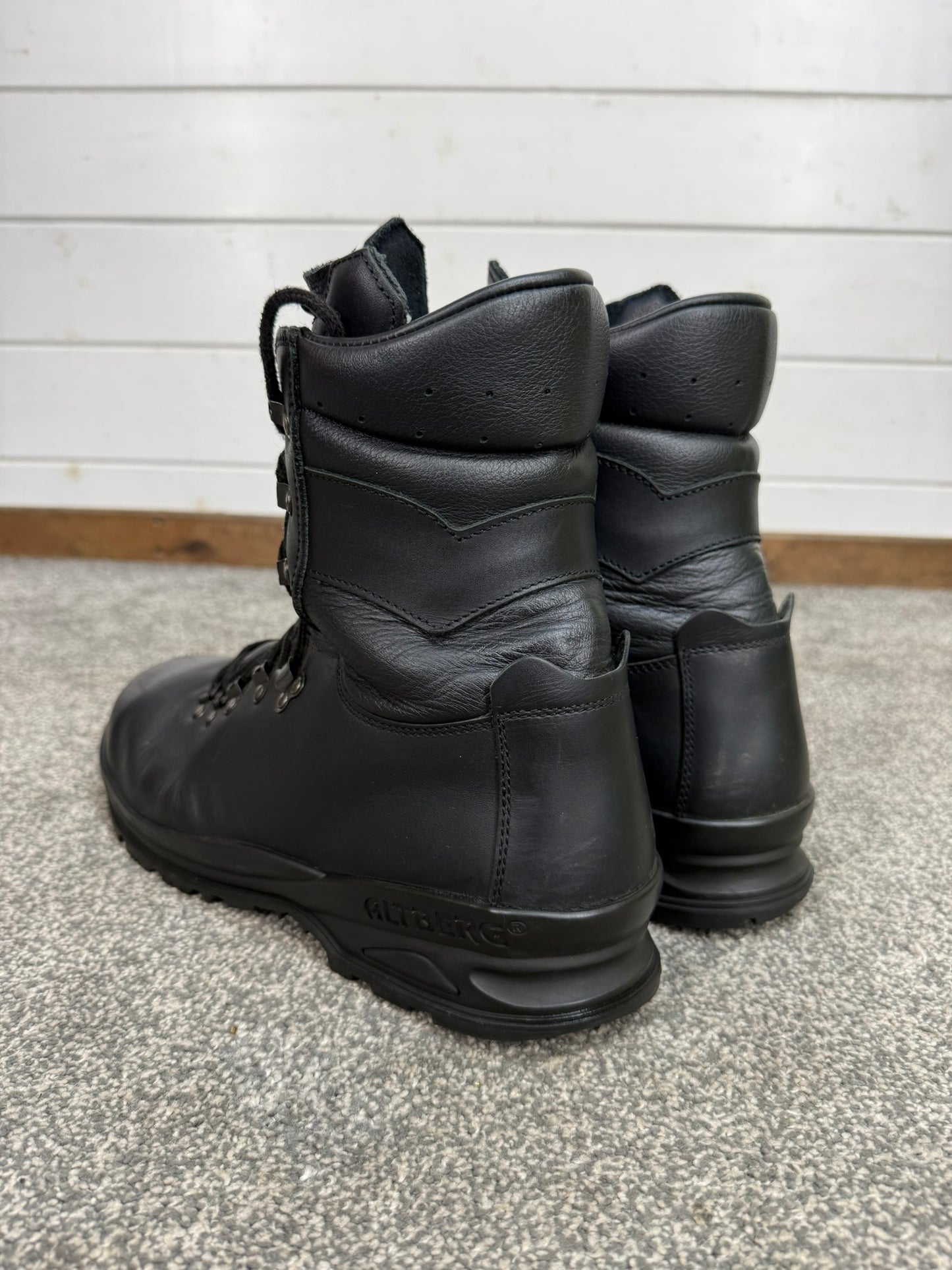 Altberg Peacekeeper P3 VS Black Leather Waterproof Combat Boots Size UK 13