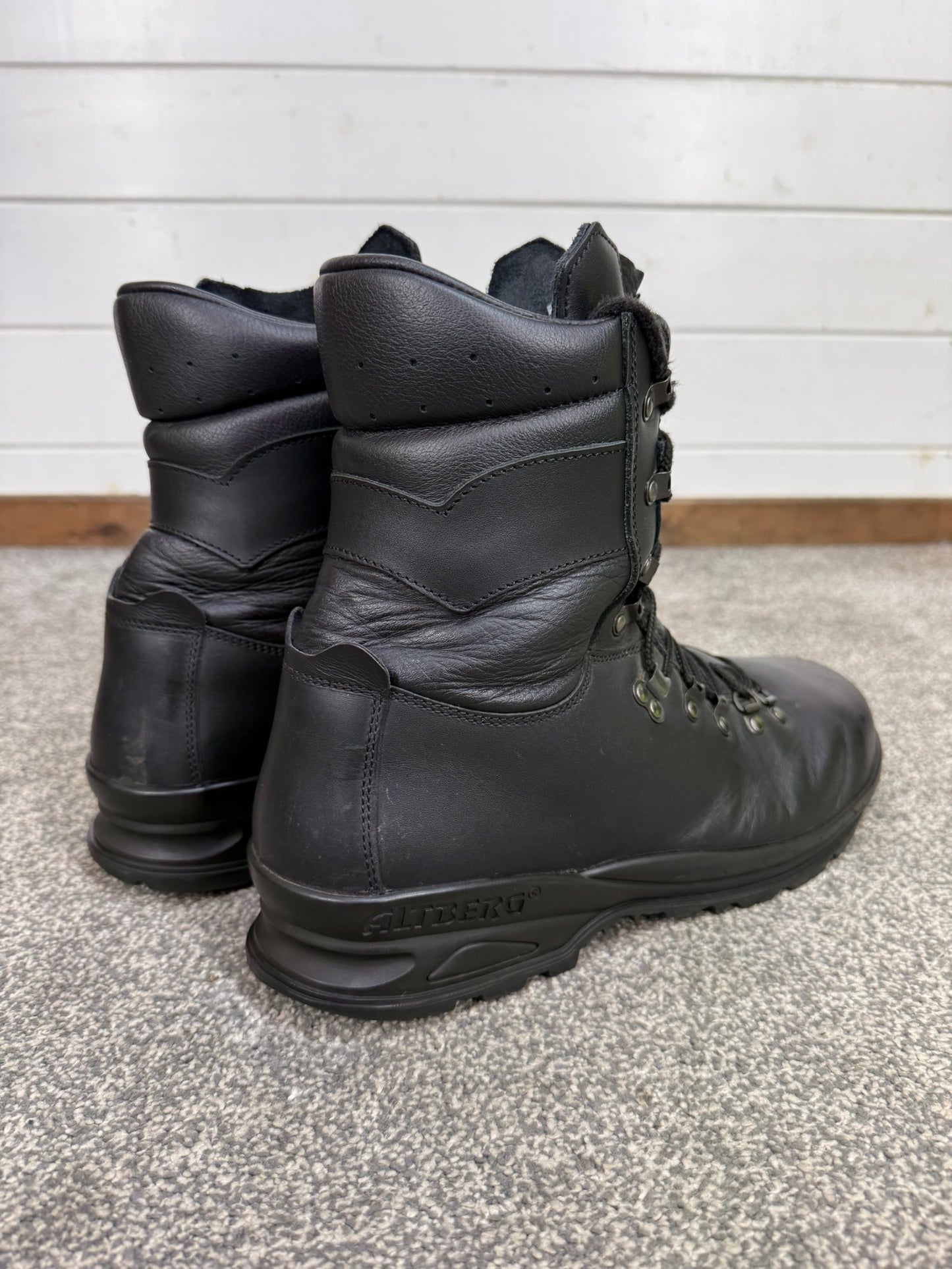 Altberg Peacekeeper P3 VS Black Leather Waterproof Combat Boots Size UK 13