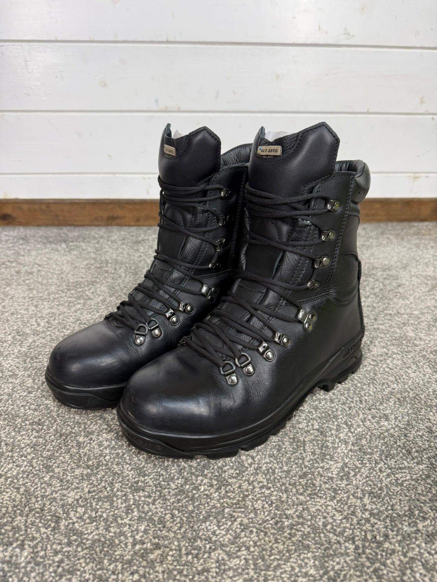Altberg Peacekeeper P3 VS Black Leather Waterproof Combat Boots Size UK 8