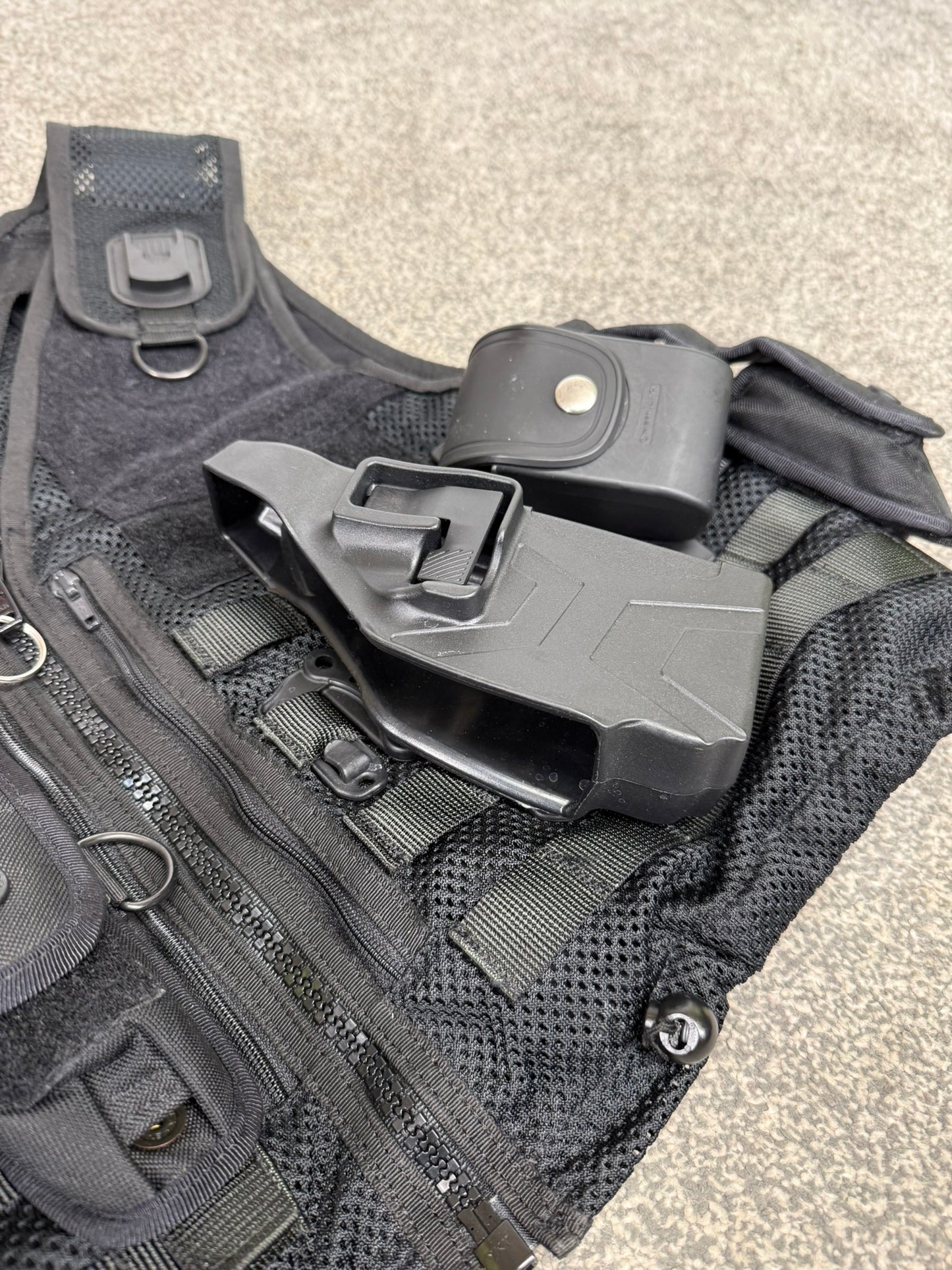 Safariland Black Molle Vest Taser Holster & Pouches Tactical Utility Security Vest XL