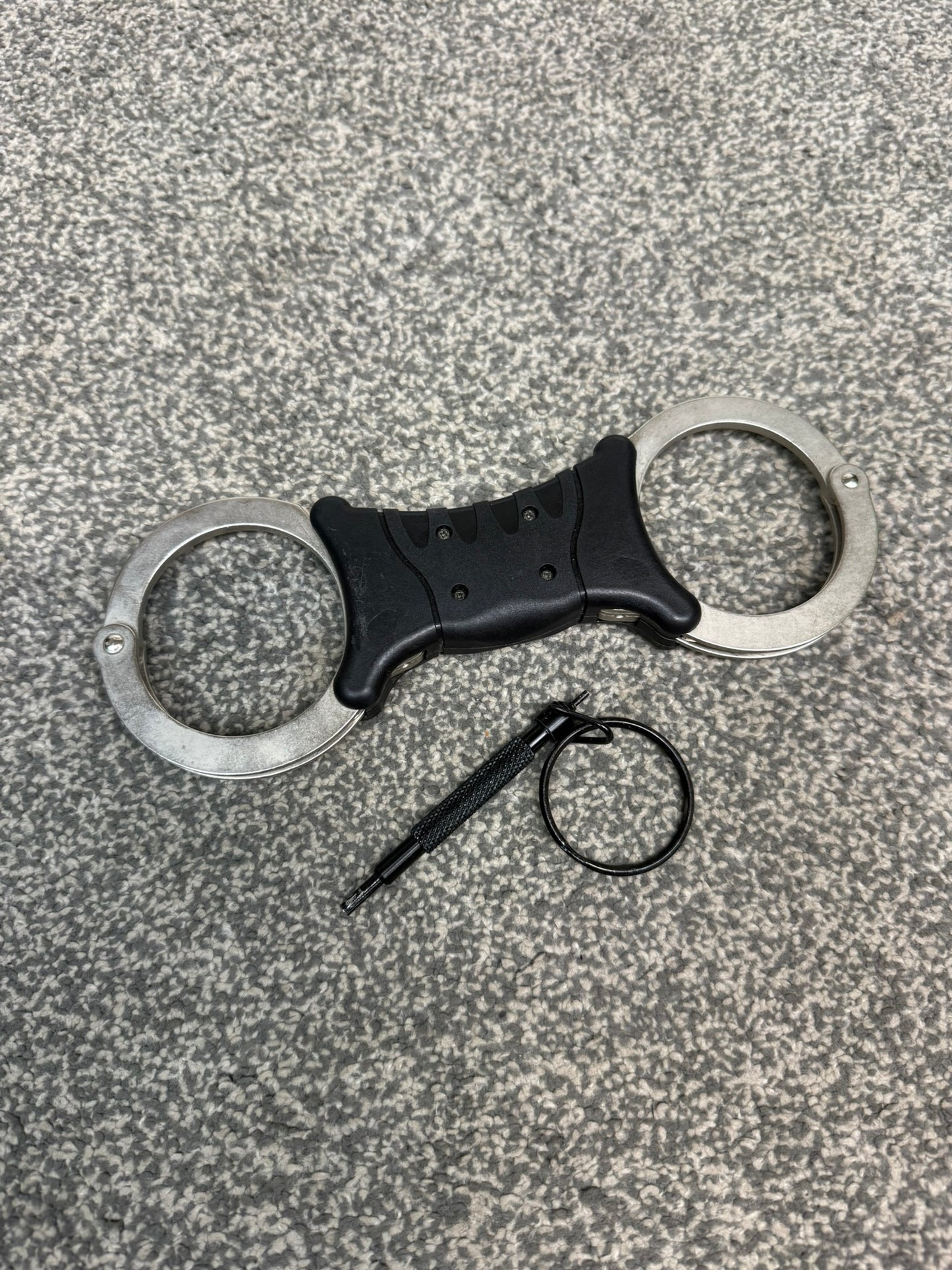 Ex Police TCH 840 Handcuffs Rigid Cuffs With Key & Serial Security Collector