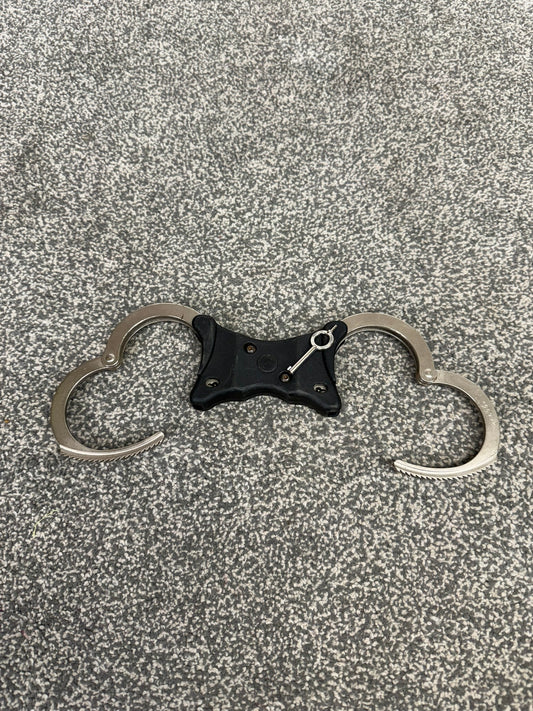 Ex Police Hiatt Handcuffs Genuine Rigid Cuffs With Key Security Collectable Memorabilia