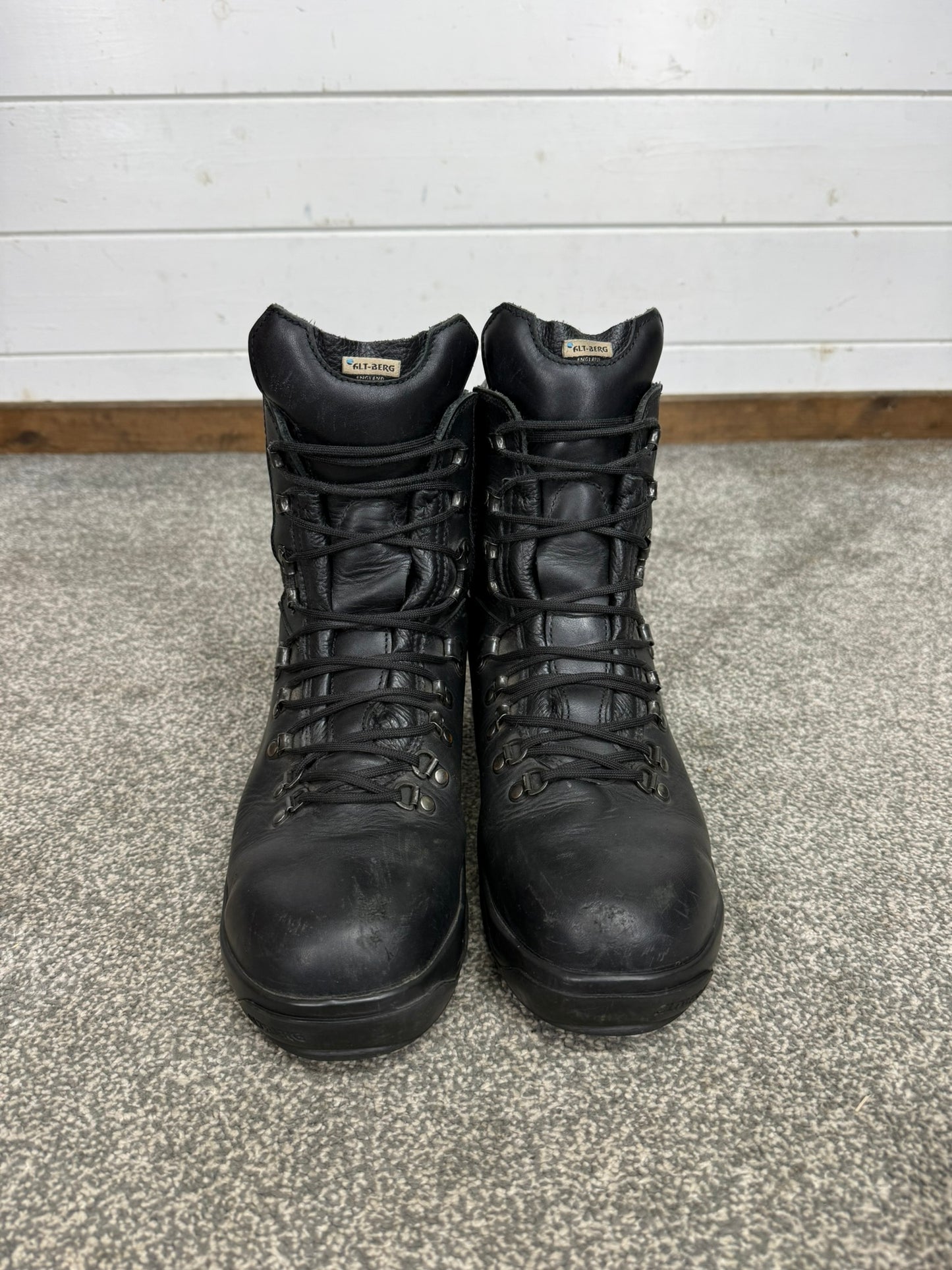 Altberg Peacekeeper P3 VS Black Leather Waterproof Combat Boots Size UK 9