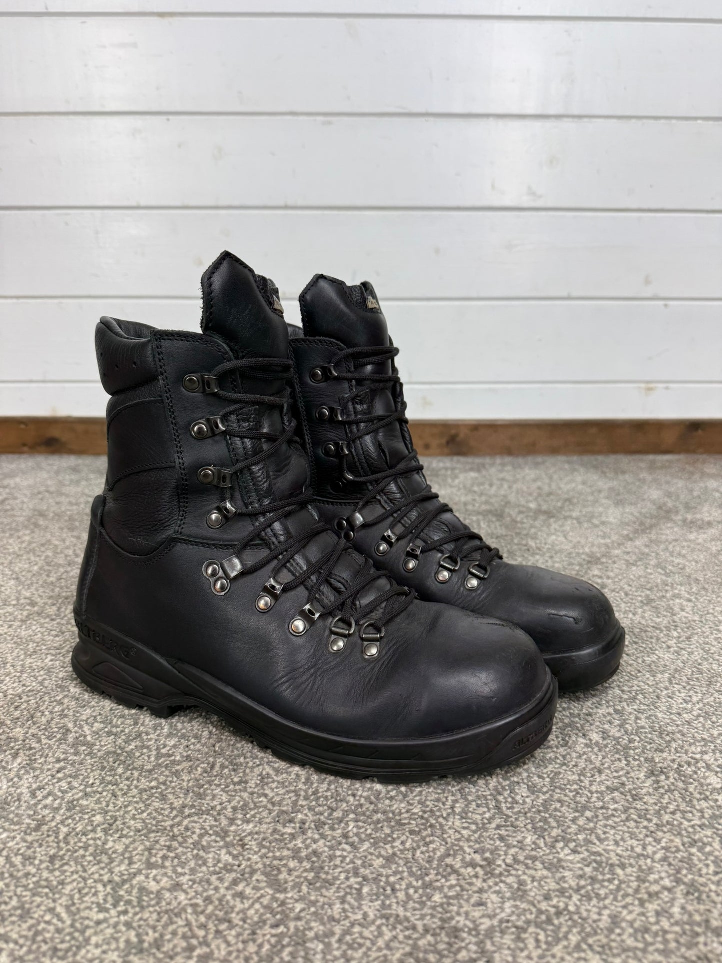 Altberg Peacekeeper P3 VS Black Leather Waterproof Combat Boots Size UK 9