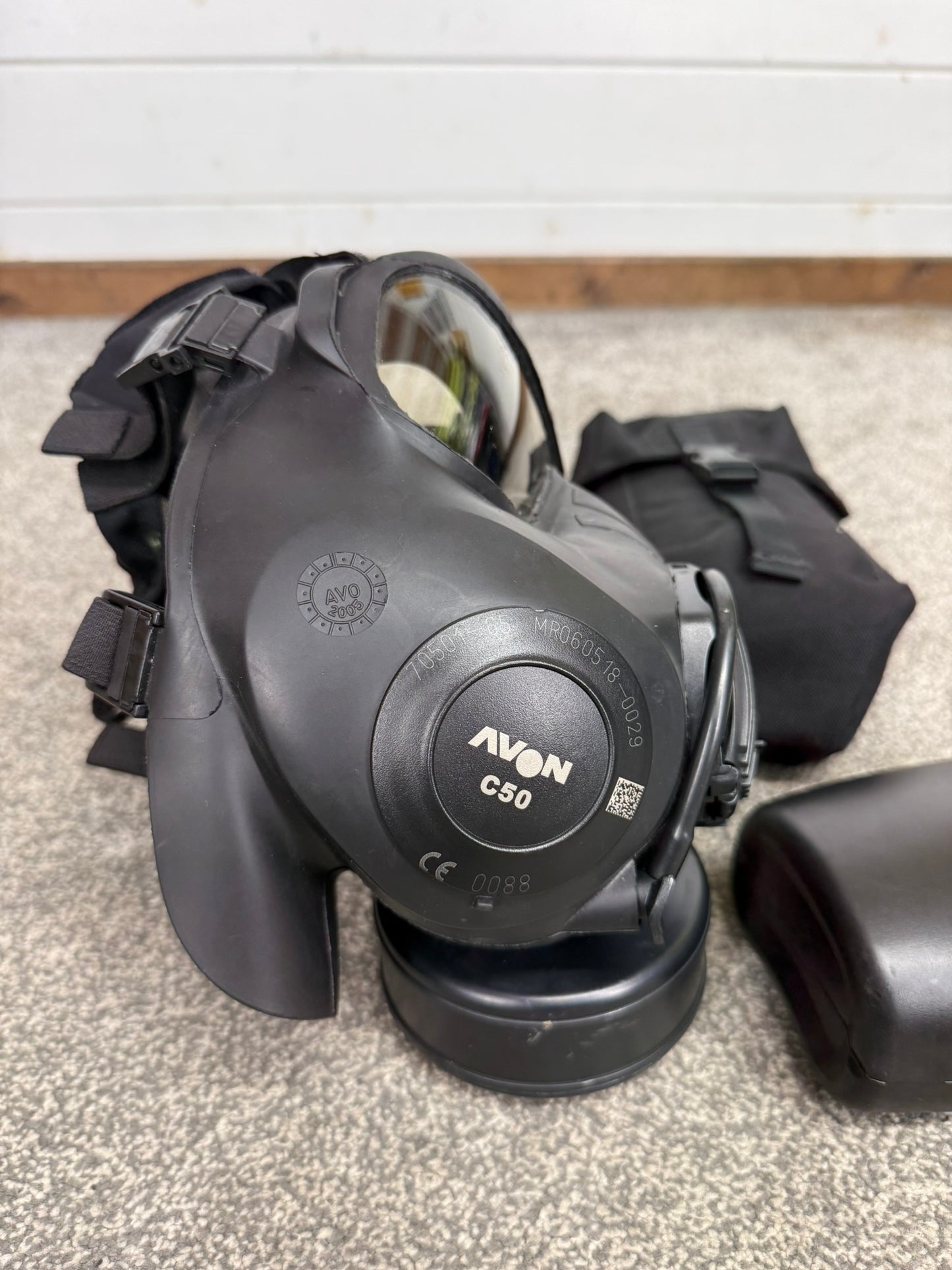 Ex Police Avon C50 Gas Mask Respirator & Avon Water Bottle With Pouch - Medium