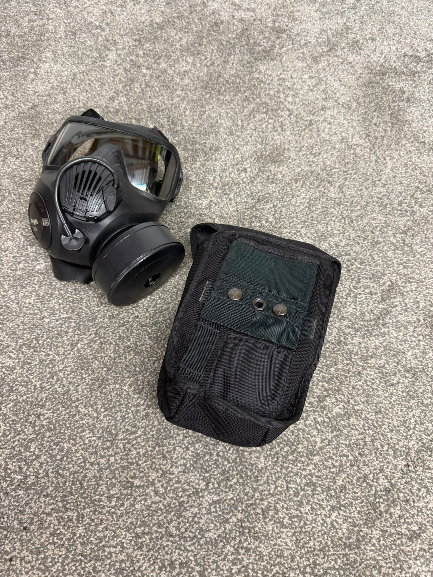 Ex Police Avon C50 Gas Mask Respirator & Avon Water Bottle With Pouch - Medium