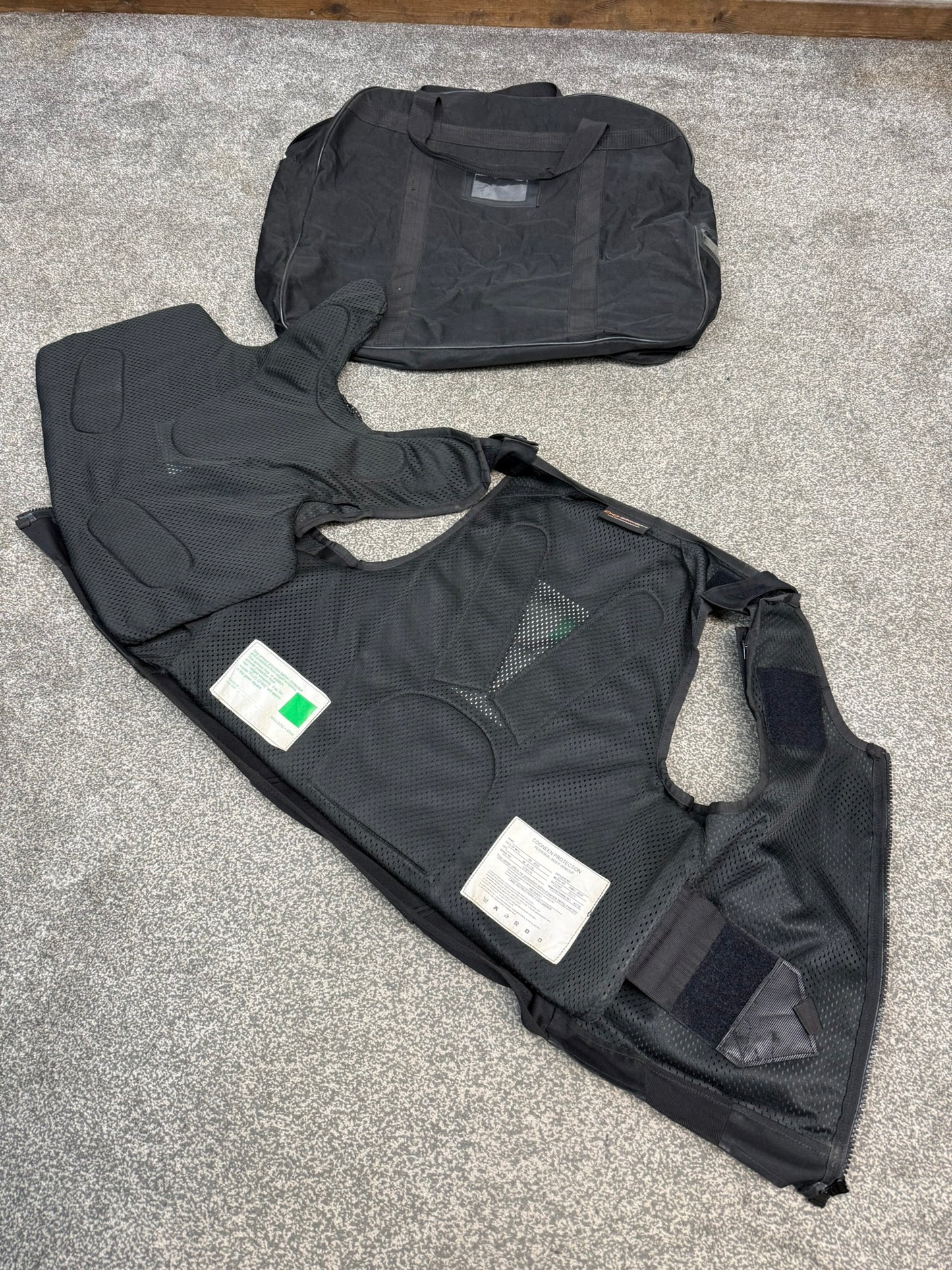 Ex Police Cooneen Body Armour Stab Vest + Bag LARGE Anti Stab & Ballistic HG1A & KR1