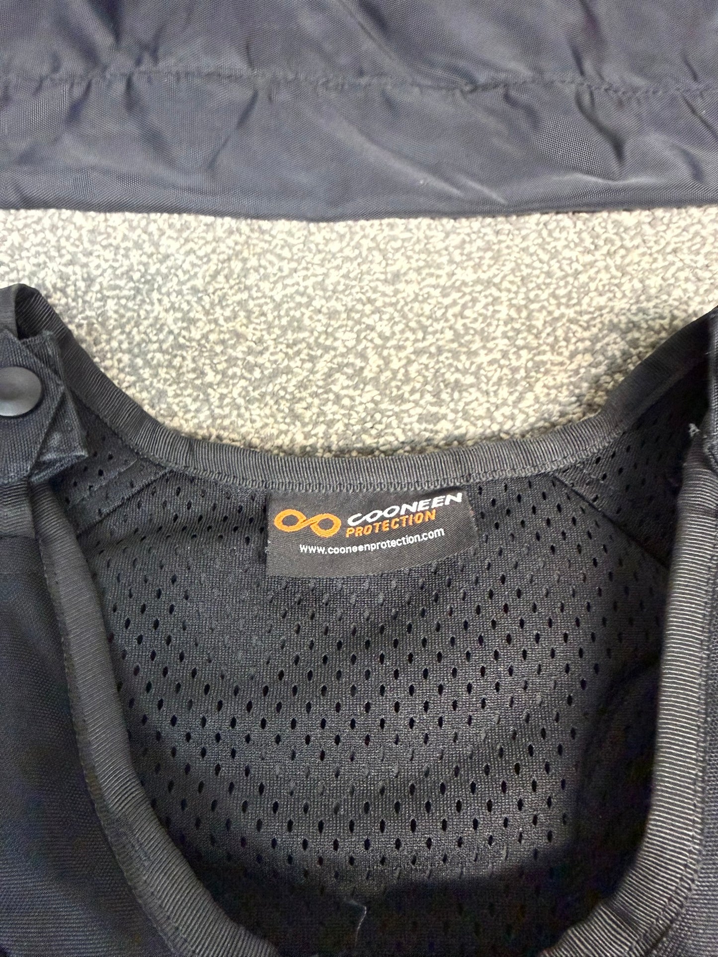 Ex Police Cooneen Body Armour Stab Vest + Bag MEDIUM Anti Stab & Ballistic HG1A & KR1